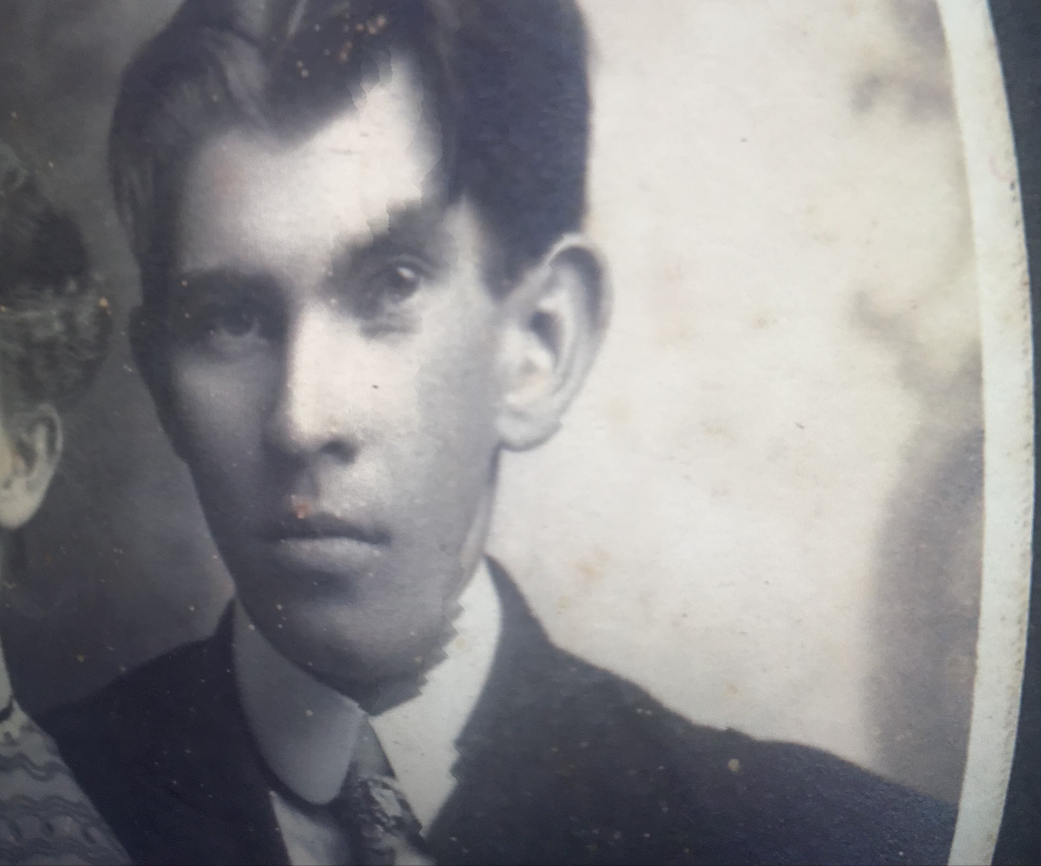 Chapter 6: But I’ve Been to Oklahoma Vaulted Out of Gaze - An Impeccable History of Ann and Ender Wolfhart Photograph, found photo; 11 October 2016 Copyright © Tennyson Woodbridge, 1963 to present. All appropriation rights reserved 20-page edition >> click here 