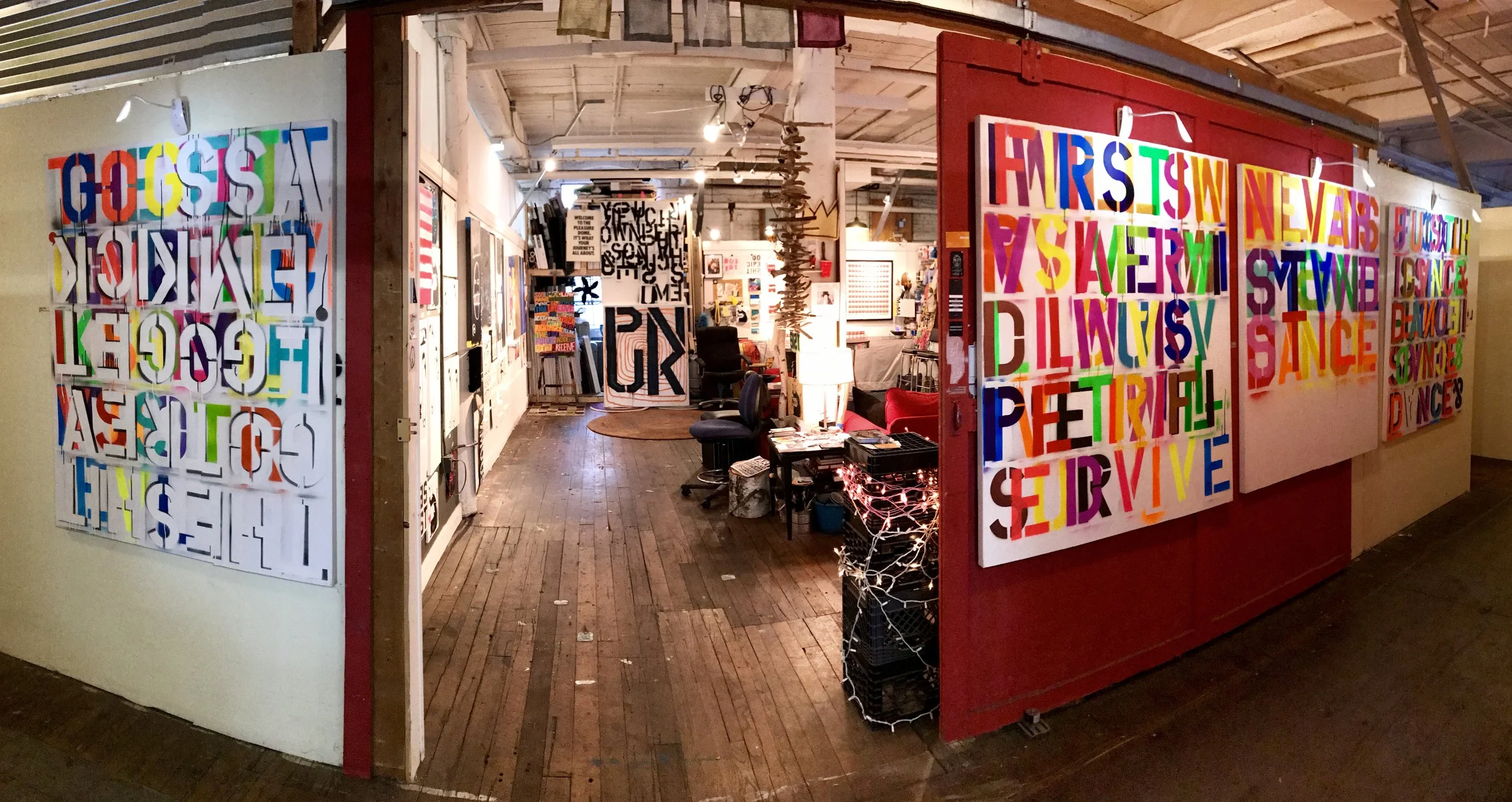 FRONT HALL WAY ENTRANCE