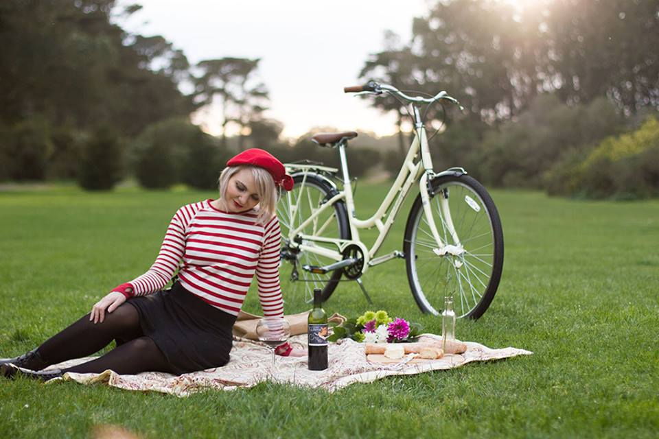 Melissa of Bike Pretty , ready for her Parisian picnic this Sunday!