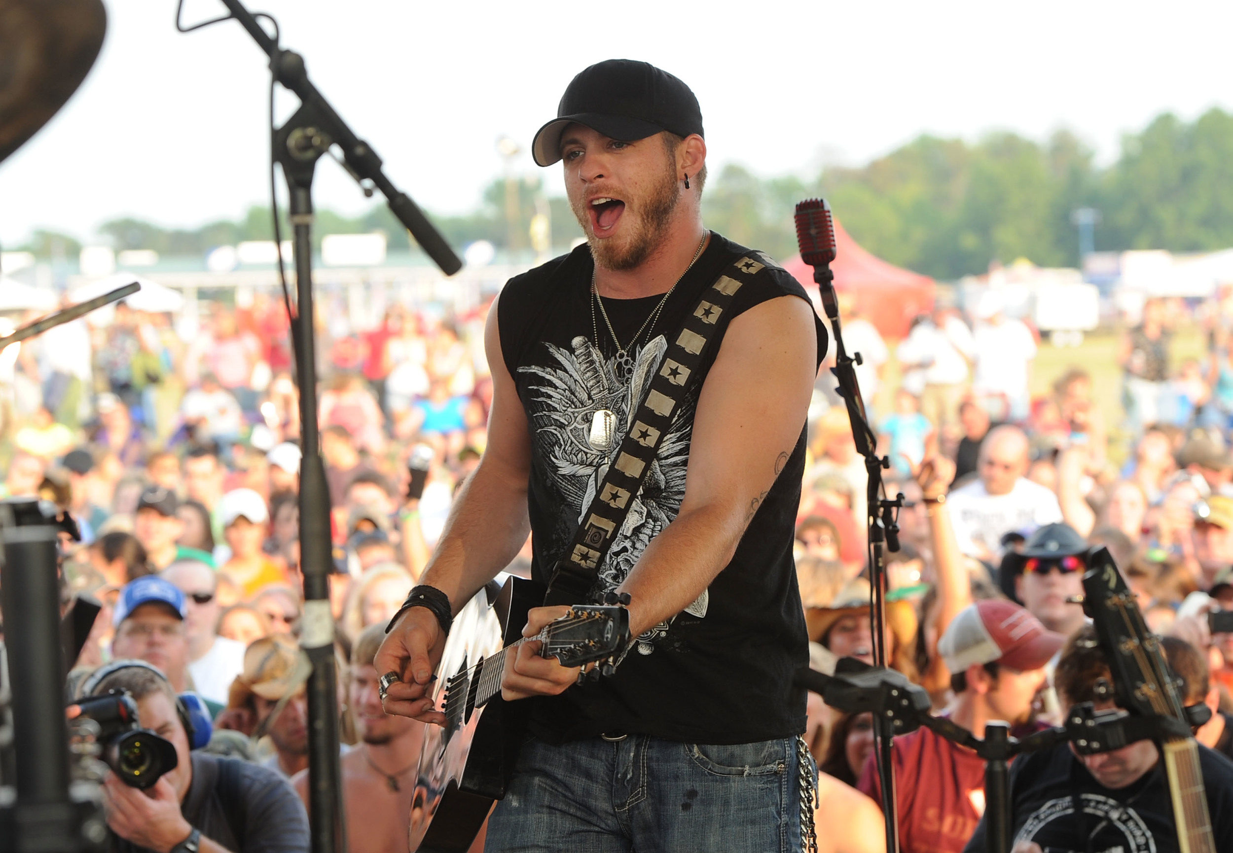 40-brantley-gilbert-e28093-you-don_t-know-her-like-i-do.jpg