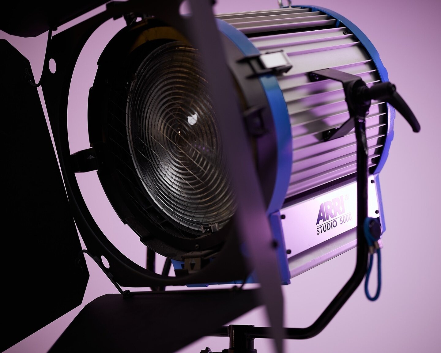 There's always a place for Tungsten! #FixtureFocus this week is the epic Arri 5K Tungsten. Despite it's size, heat and power requirements - you can't quite beat the output of Tungsten lights when it comes to light quality. We recently measured our cl