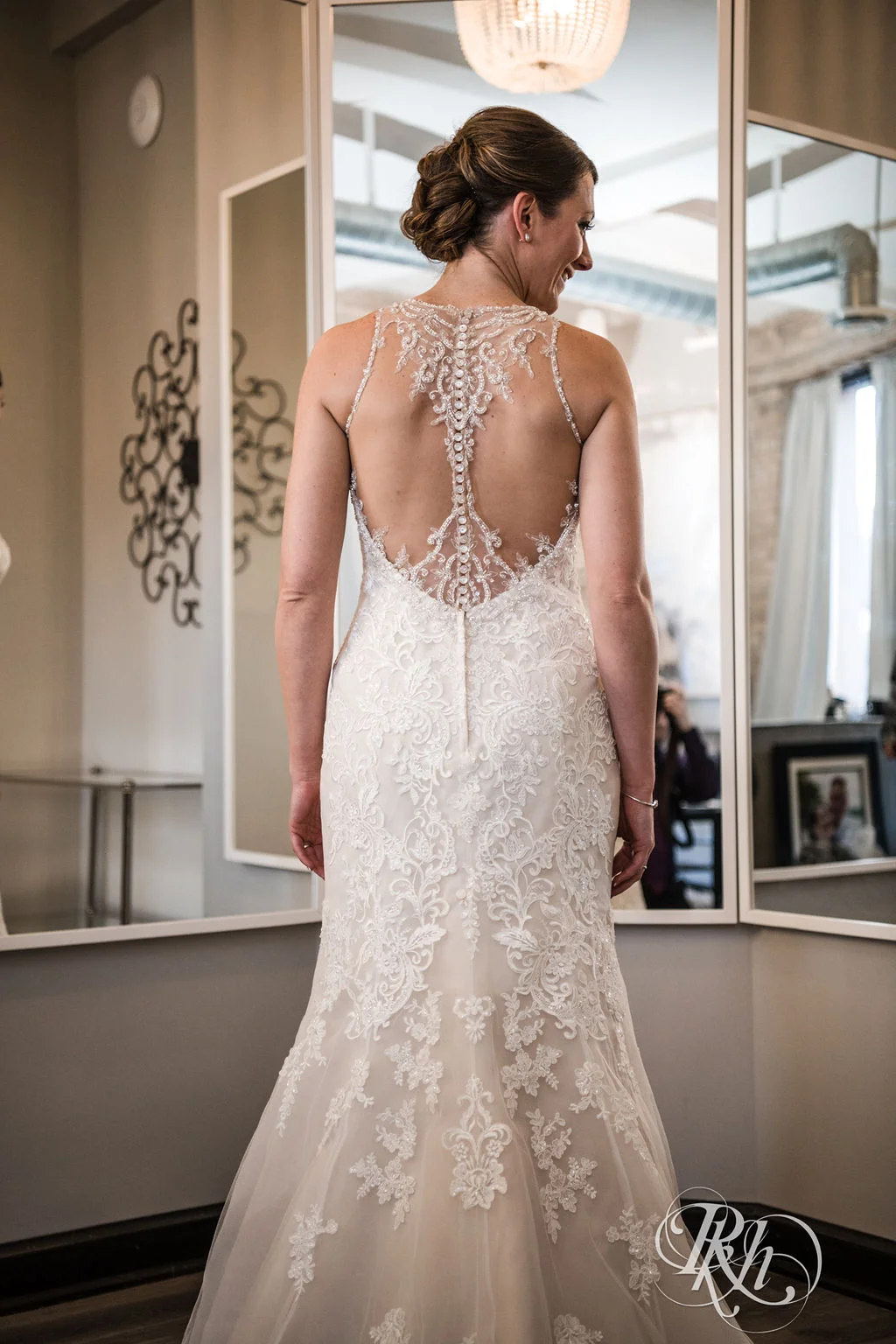 Jillian&Jared-MinnesotaWeddingPhotography-LumberExchangeEventCenter-RKHImages(6of82).jpg