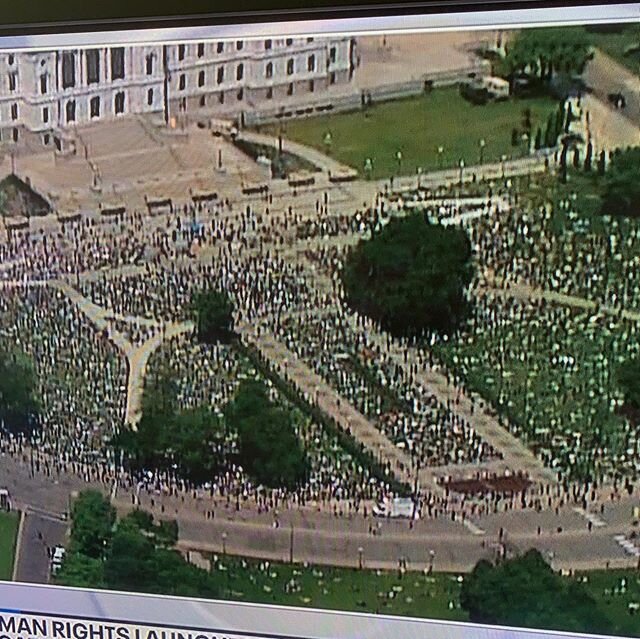 IM SO EXCITED FOR OUR YOUTH. This past week there was a student led sit in at the state capitol in Mn. Unfortunately, it got *very little* press even though Mn is swarming with news and media outlets (but we can talk about that another day). 💠
💠
To