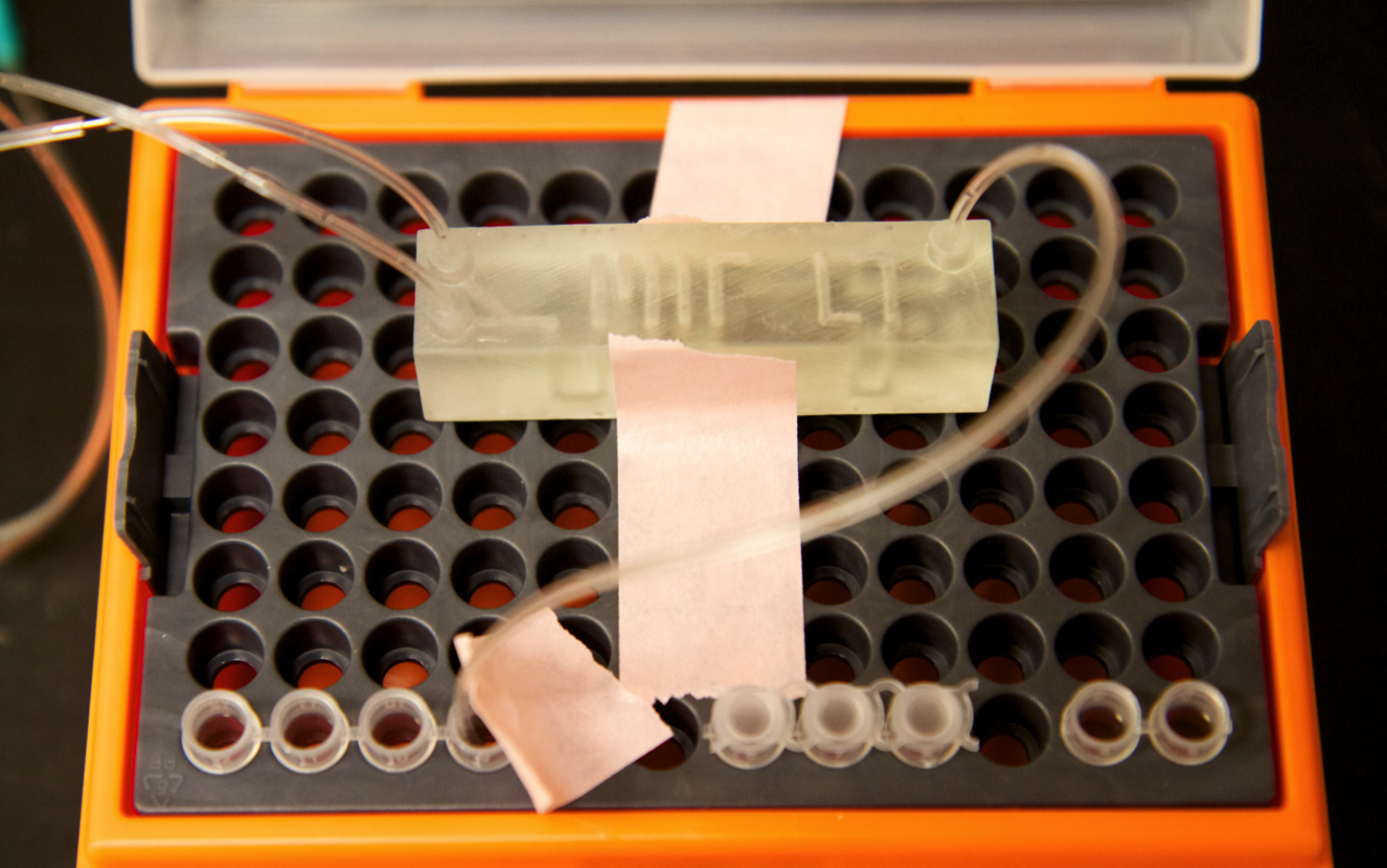  MIT logo Reactor  2 input / 1 output mixer&nbsp;  500uL volume in channel    