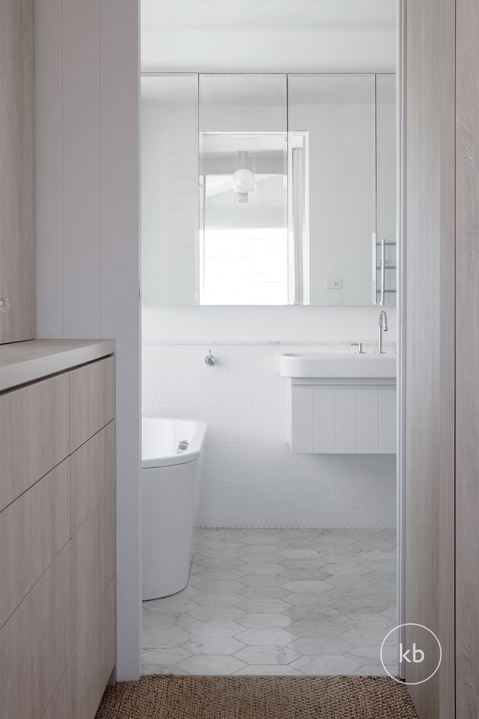 ©-Kate-Bell-Interior-Architecture-&-Design-Bronte-Yanko-project-Bathroom-01.jpg