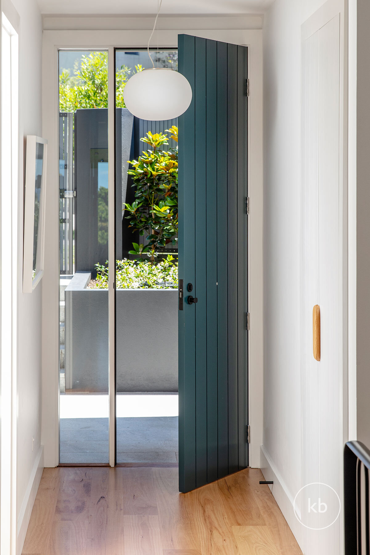 © Kate Bell Interior Architecture & Design Sydney Bronte Home 2 Hallway 01.jpg