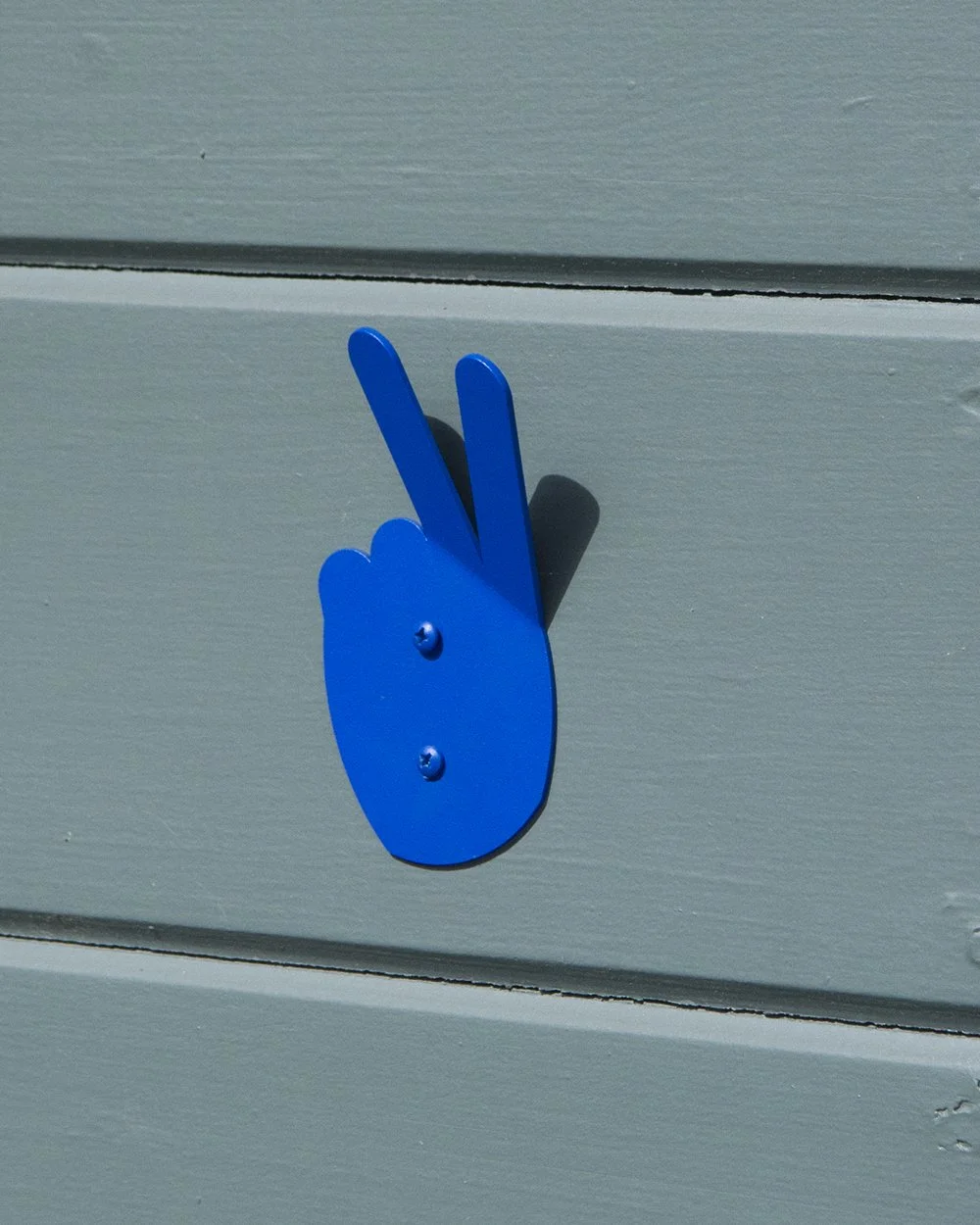 PeaceSignCoatHook_cobalt_ets_24_2.jpg