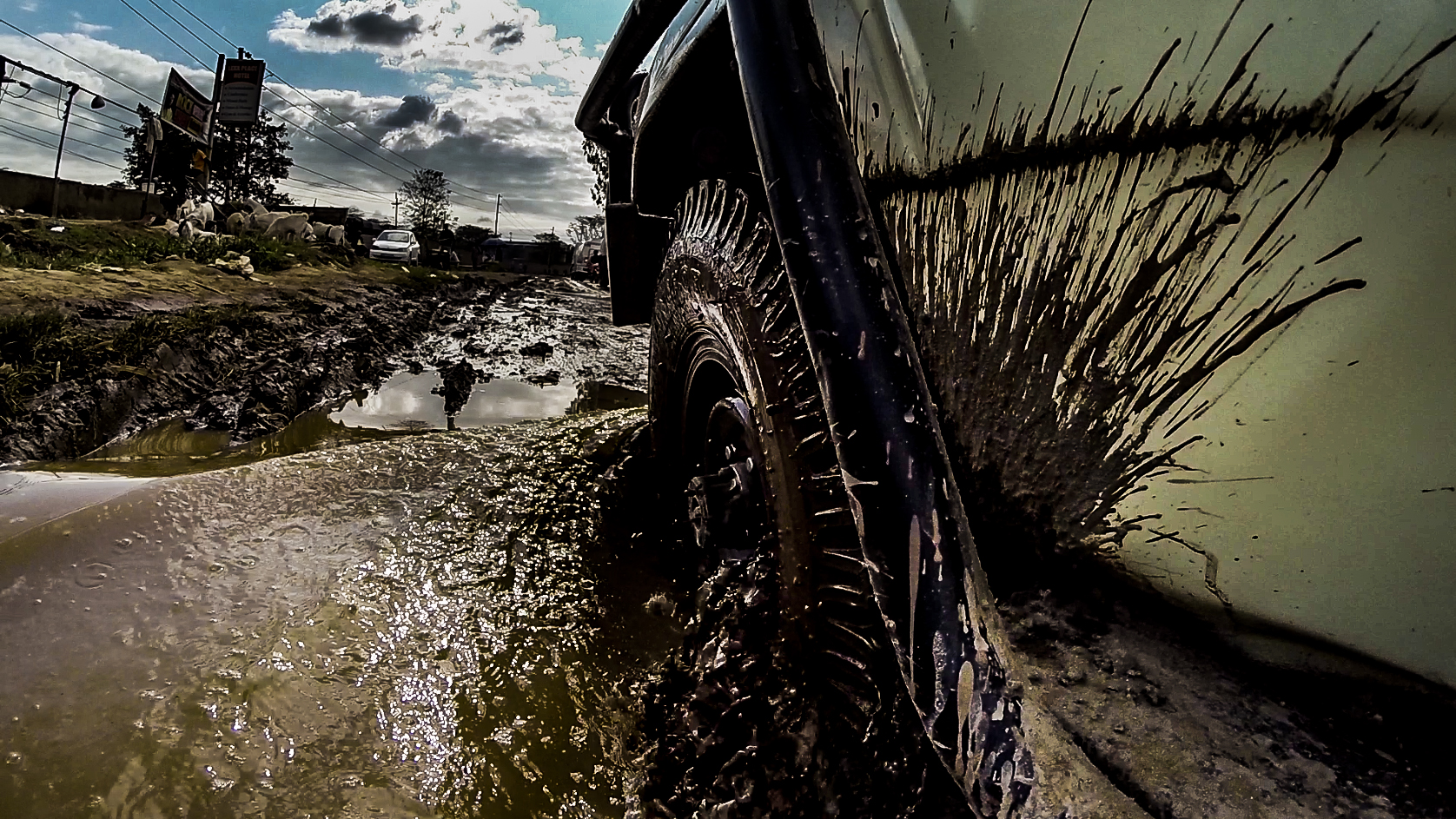 LCruiser Mud Tire.jpg
