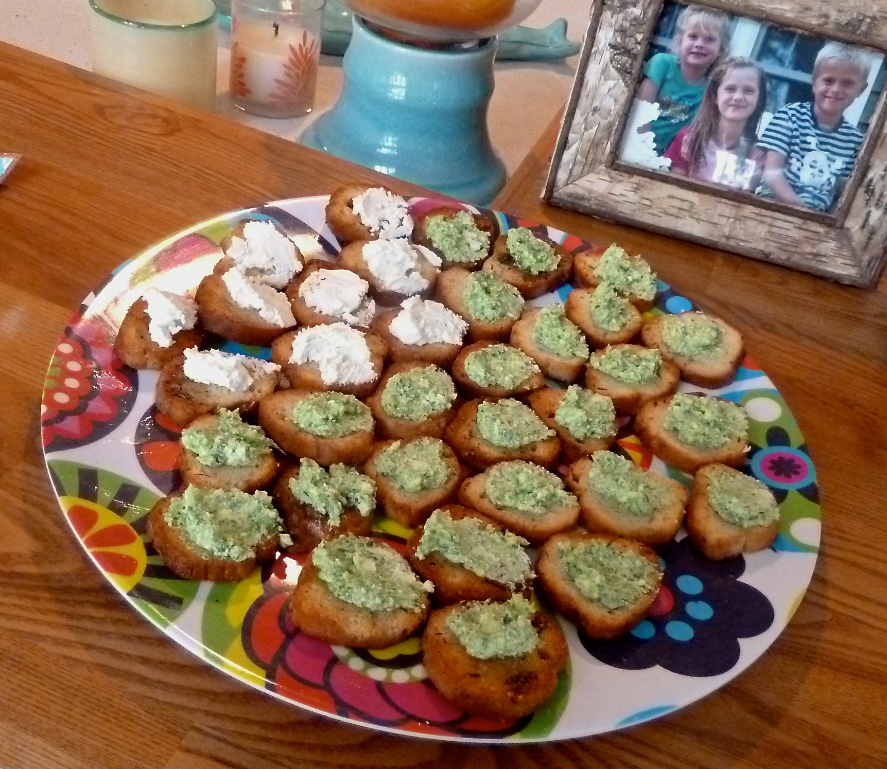 Crostinis with Goat Cheese and Pesto