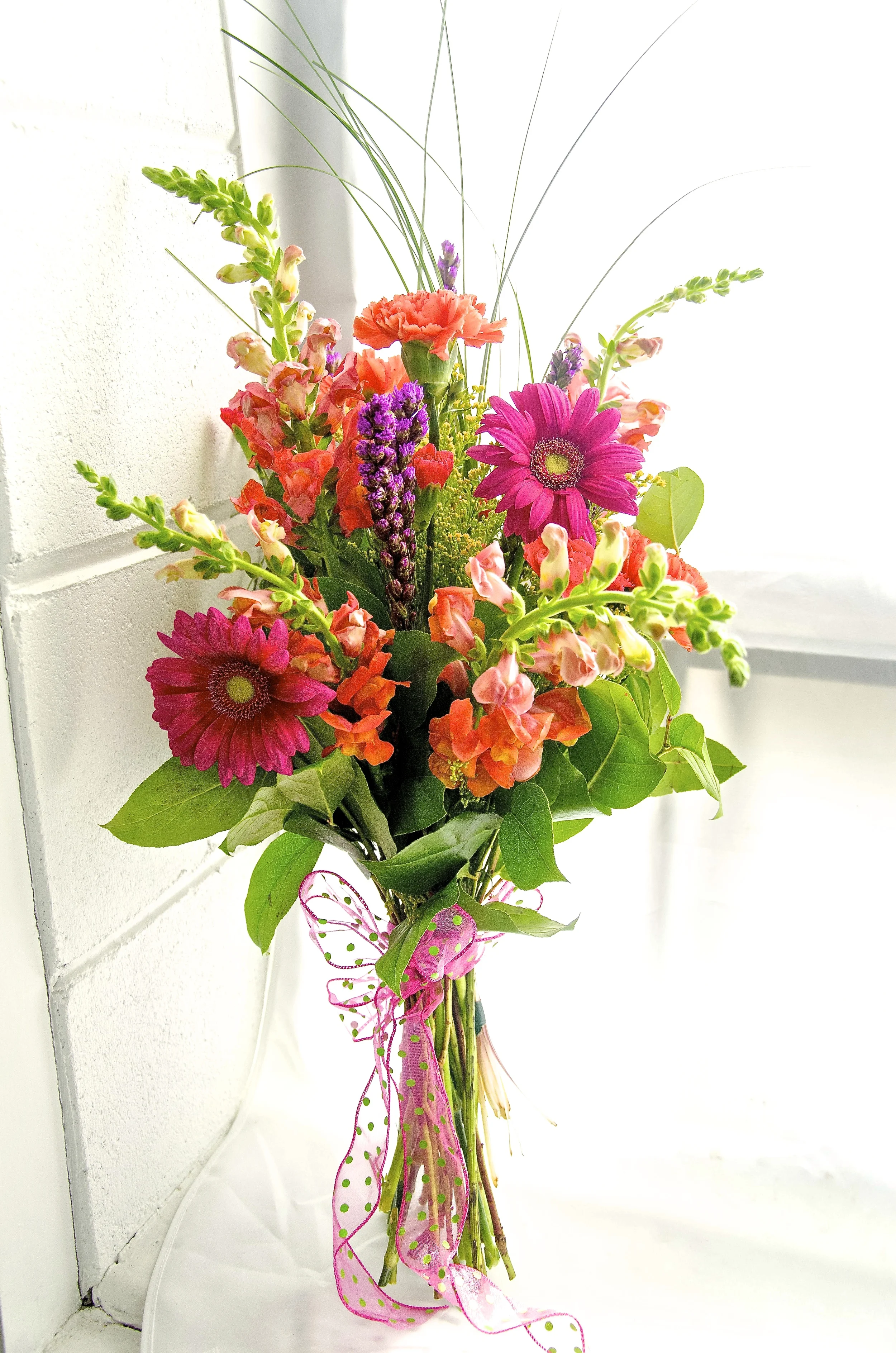 TST_Florals_Handtie_Ardith_photo.jpeg