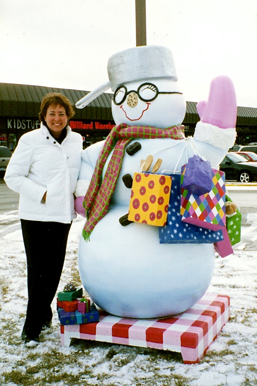 Finished Snow Woman of Sue & Toni Dachis, the designer