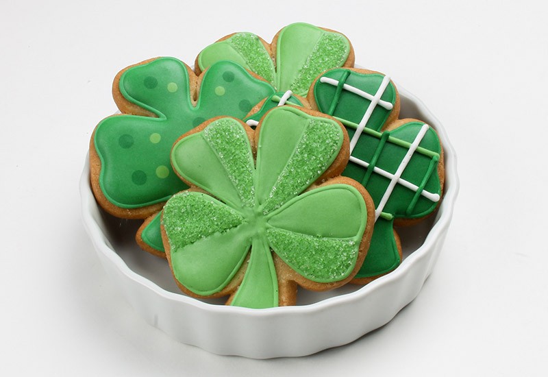 ec_stpats_sweet-shamrocks-rect-02_1.jpg