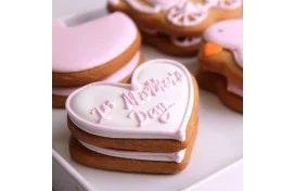 ec_mothersday_first_bundle_pink_square_style_01.jpg