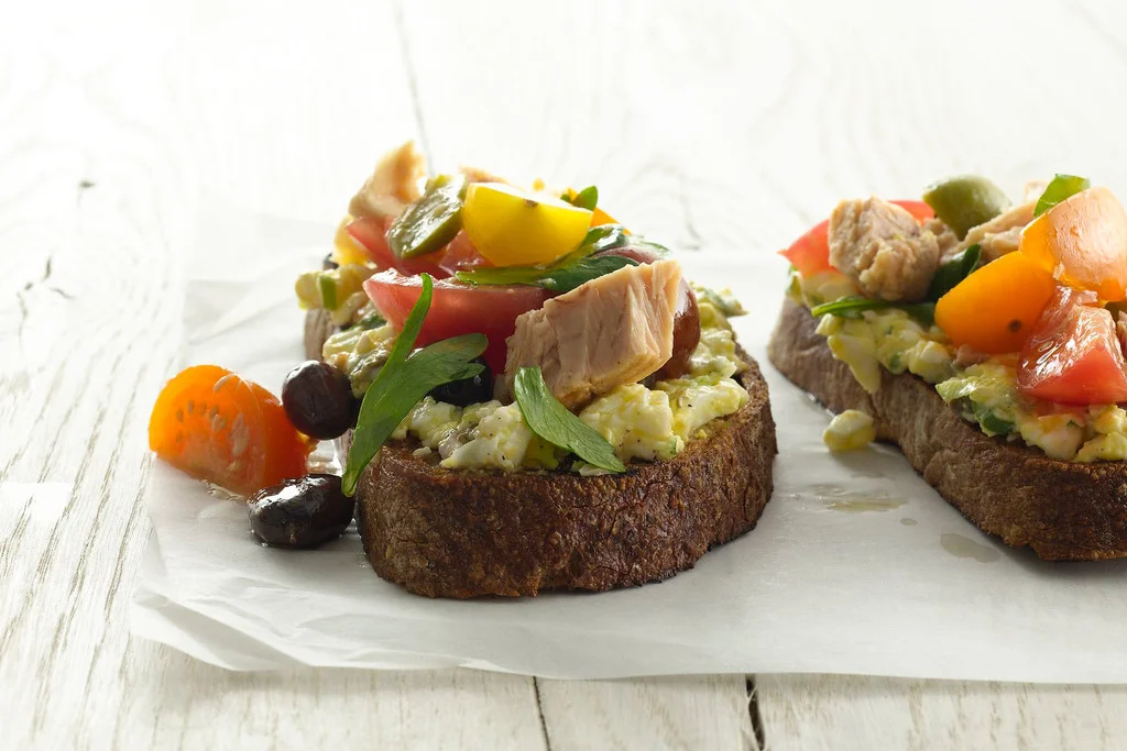 54b0a3c61cc76a014cfad56f_51104420_nicoise-toasts_6x4.jpg