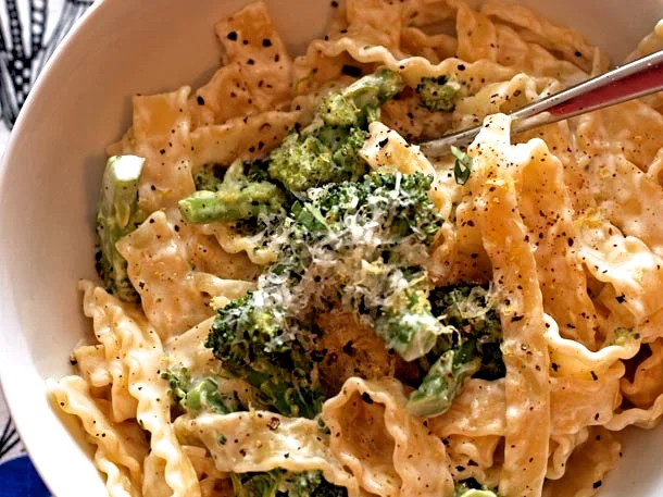 20101019-dt-pasta-with-goat-cheese-and-broccoli.jpg