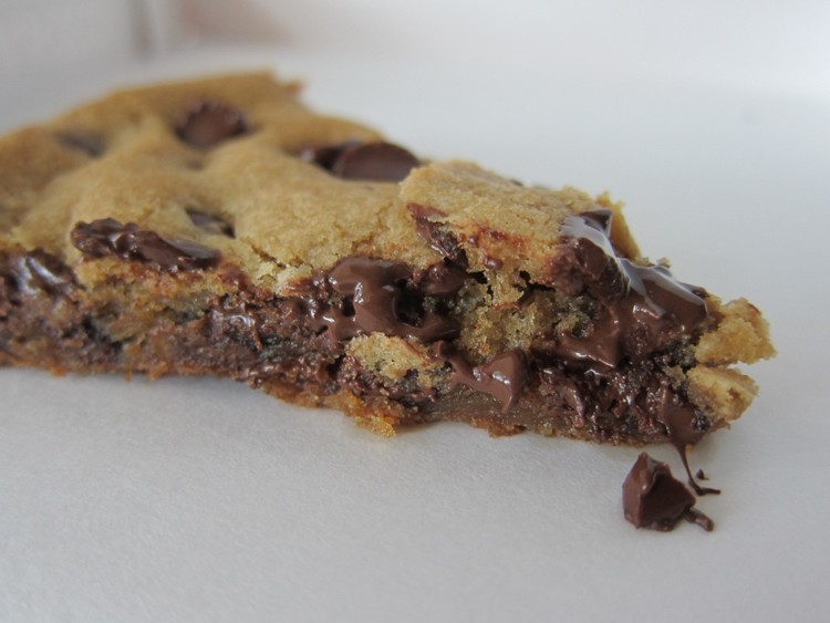 Chocolate Chip Cookie Pizza