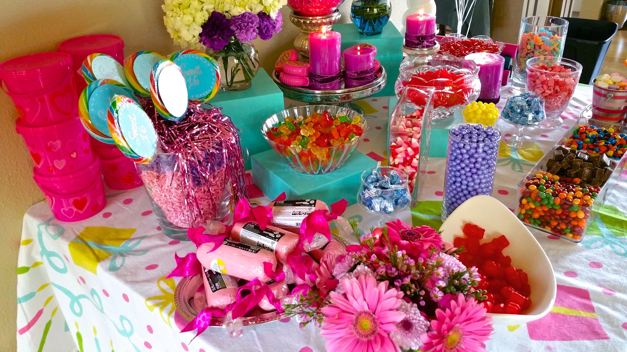  Sweet Sixteen Birthday!  Table setting &amp; photo by Allison Sutter 