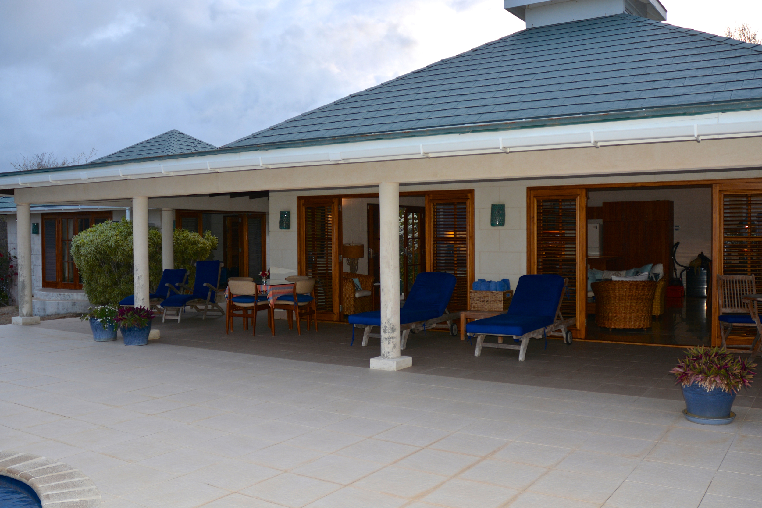 teri_bequia_house_spiritedtable_photo02.jpg