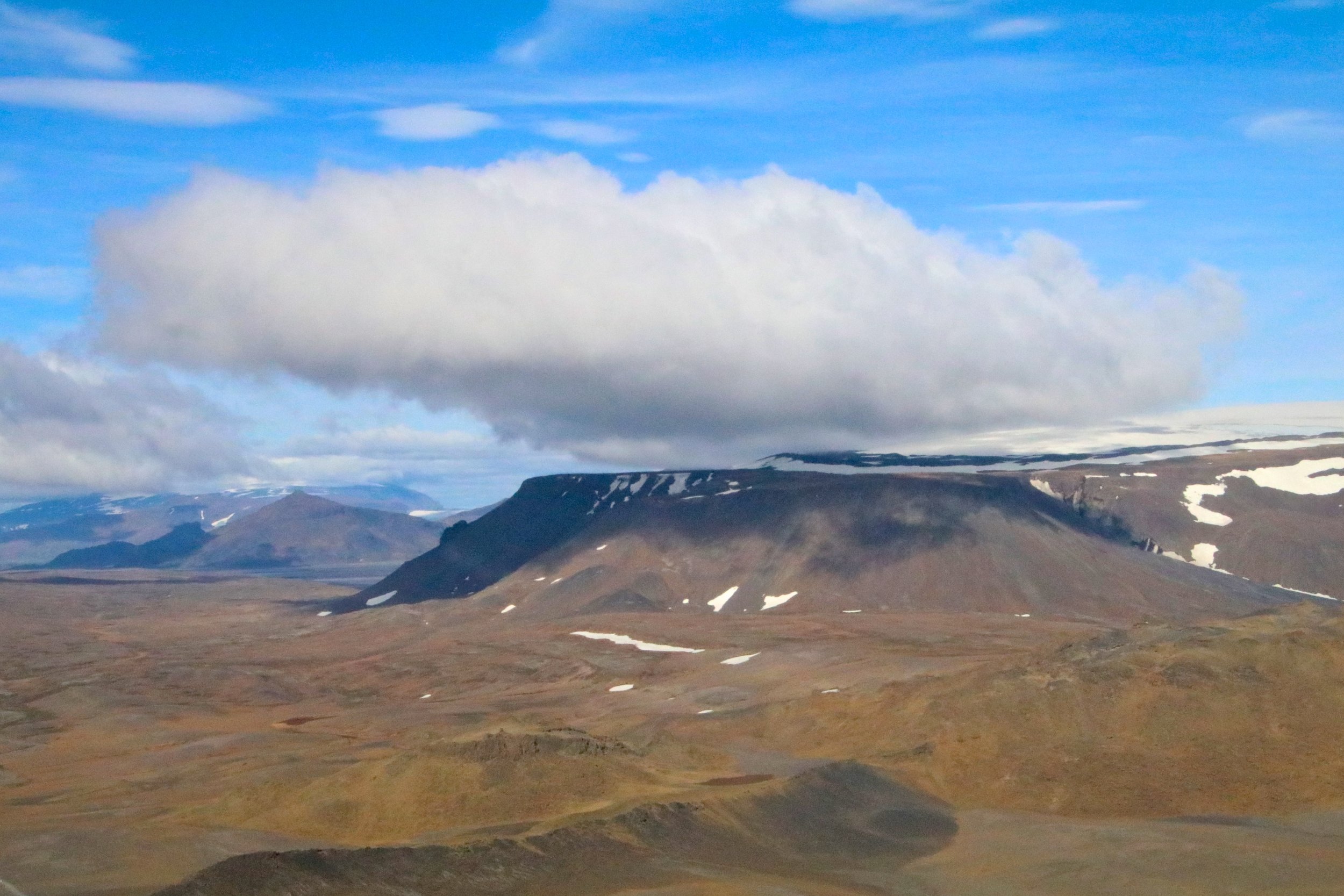 teri:_iceland_helicopter_glacier_spiritedtable_photo4.jpg