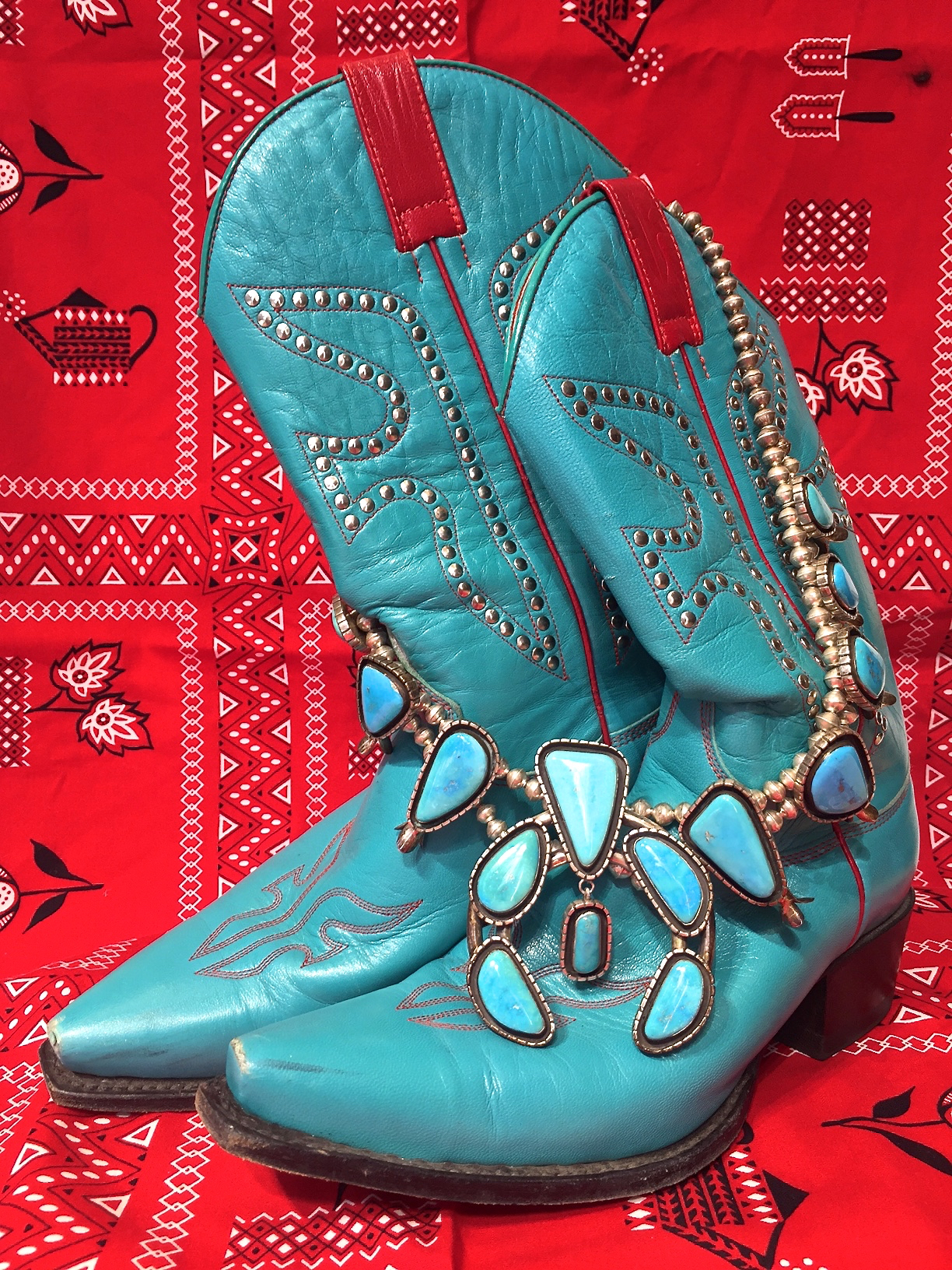 kimberley_jbhudson_vintage_turquoise_spiritedtable_photo2.jpg