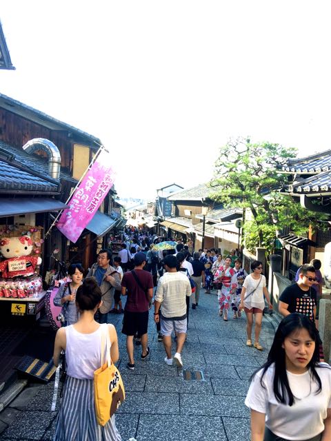 teri_japan_Kyoto_ShoppingKiyomizu_DeraTemple_spiritedtable_photo1.jpg