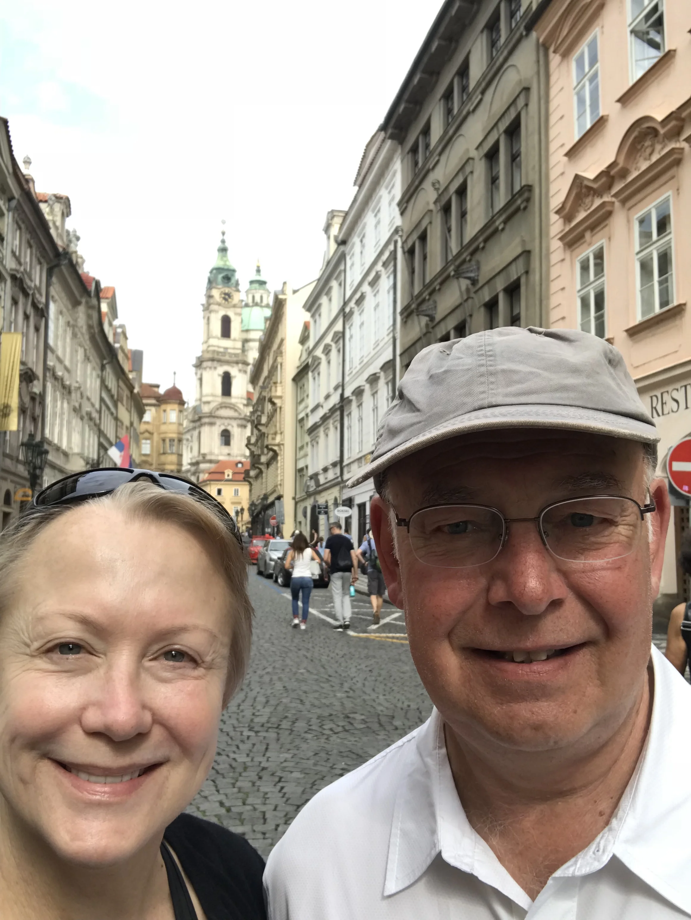 teri_Prague_MalaStrana_spiritedtable_photo19.jpg