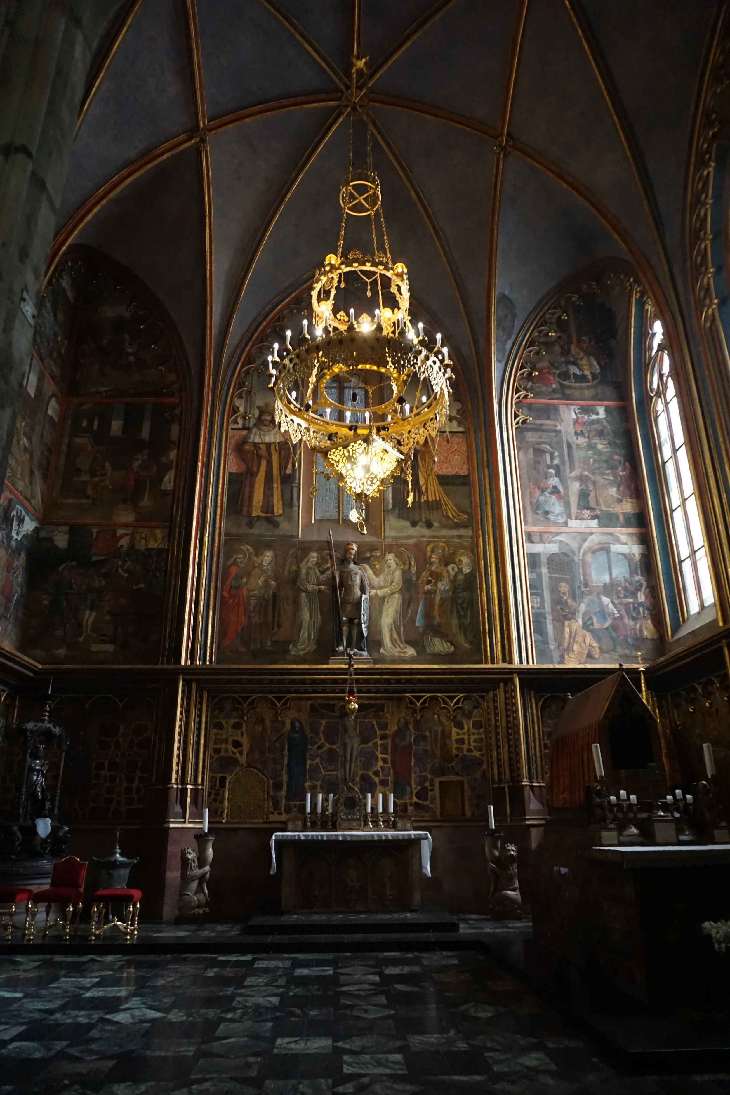 teri_Prague_HradcanyCastle_spiritedtable_photo12.jpg