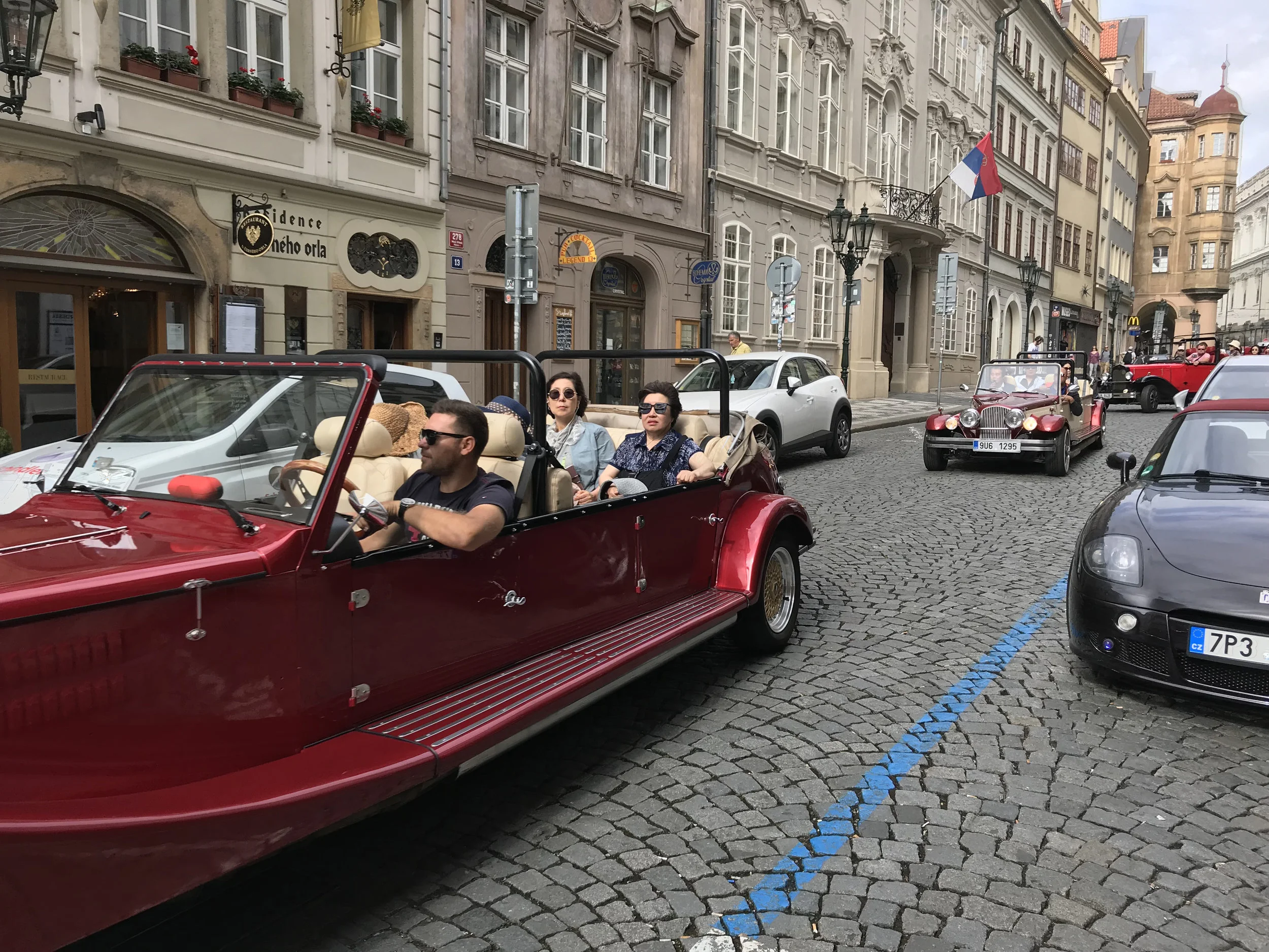 teri_Prague_TopTouringCars_spiritedtable_photo3.jpg