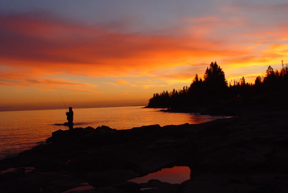 Lake_superior_north_shore_sunset.jpg