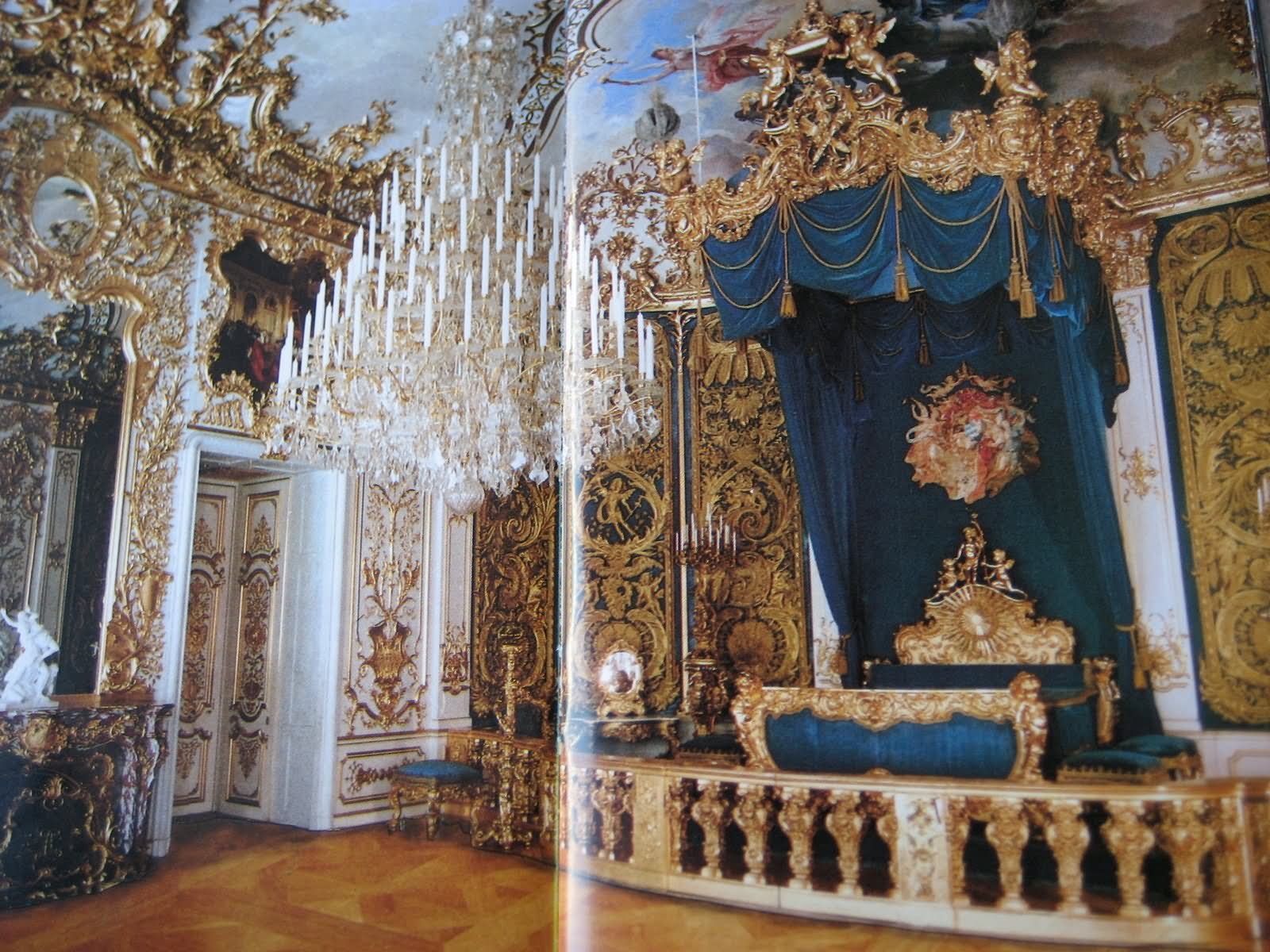 Interior-Room-Of-The-Linderhof-Palace-In-Germany.jpg