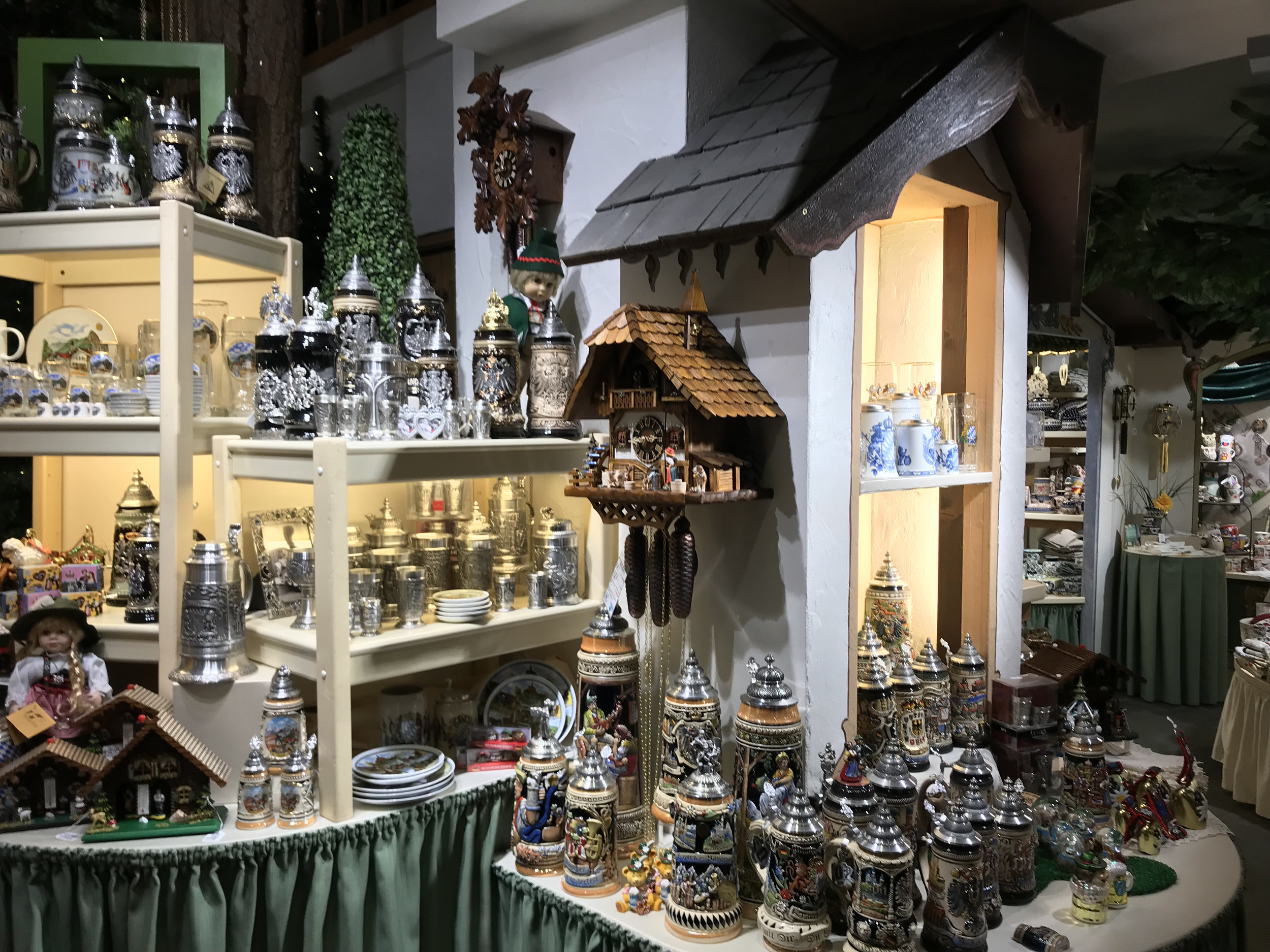 Teri_Bavaria_part3_oberammegau_spiritedtable_photo07.jpg