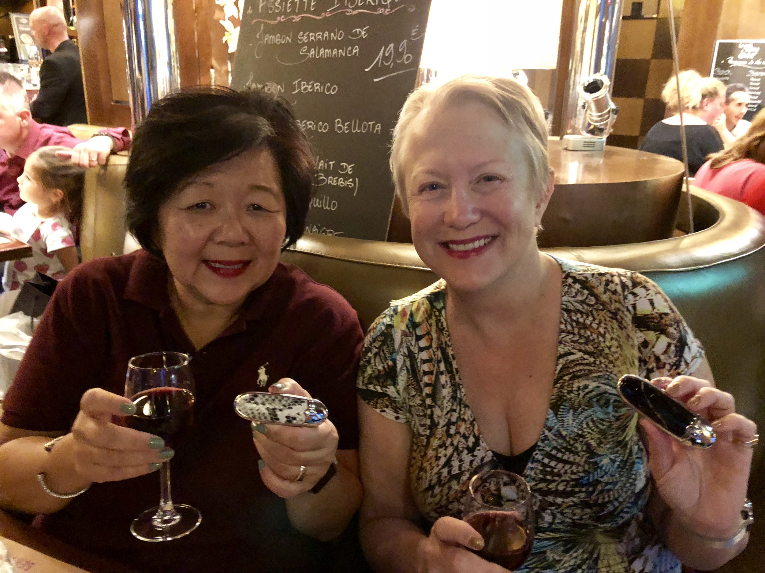 Teri_Paris_Montmarte_Halles_spiritedtable_photo02.jpg