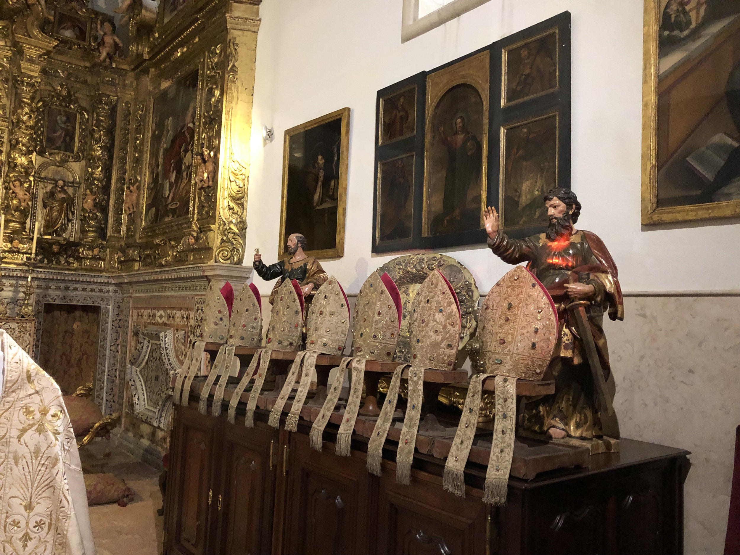 teri_lisbon_portugal_cathedral_spiritedtable_photo06.jpg