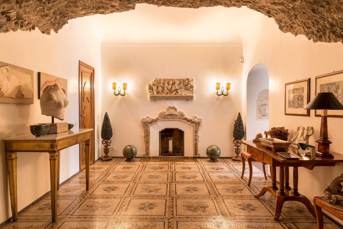 Ancient+Appian+Way+Rome+IT+Italy+517075_11-EXT 2.jpg