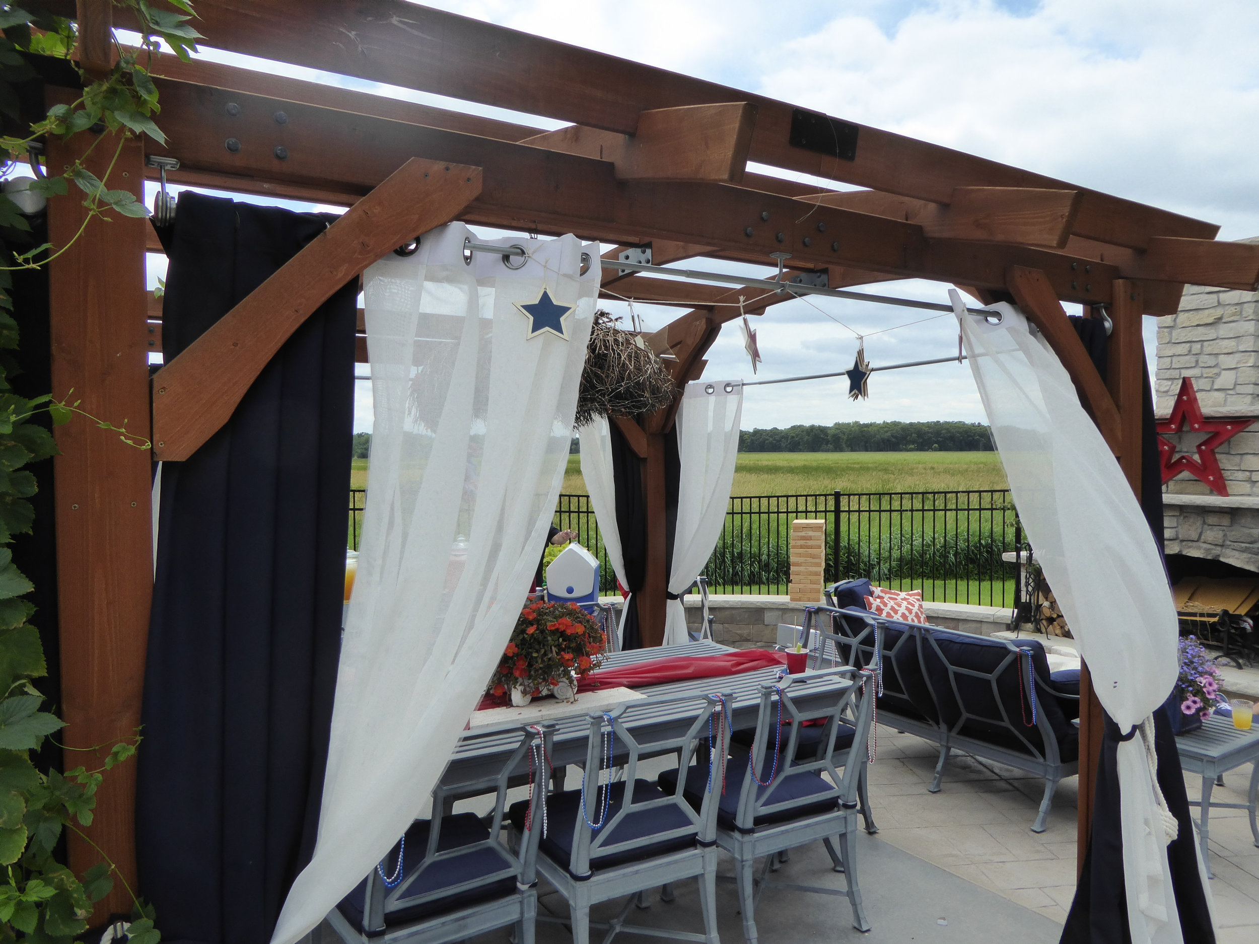 cindi_mike:scott_4thofJuly_spiritedtable_photo3.jpg