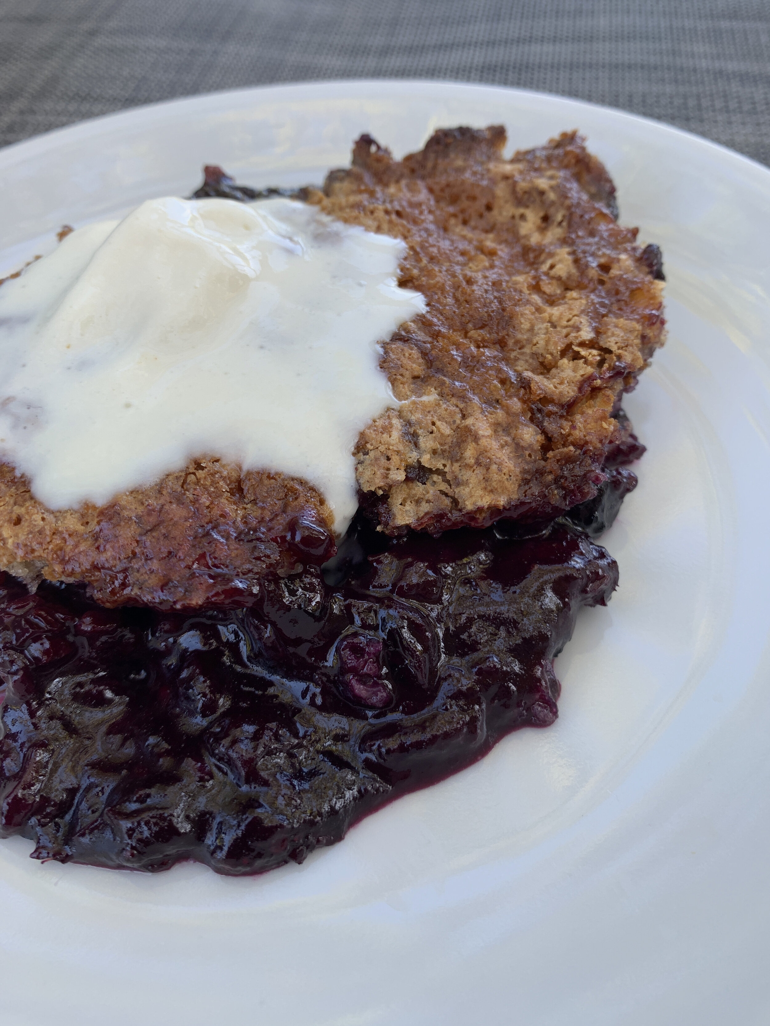 vicki_blue:black_berries_cobbler_spiritedtable_photo1.jpg