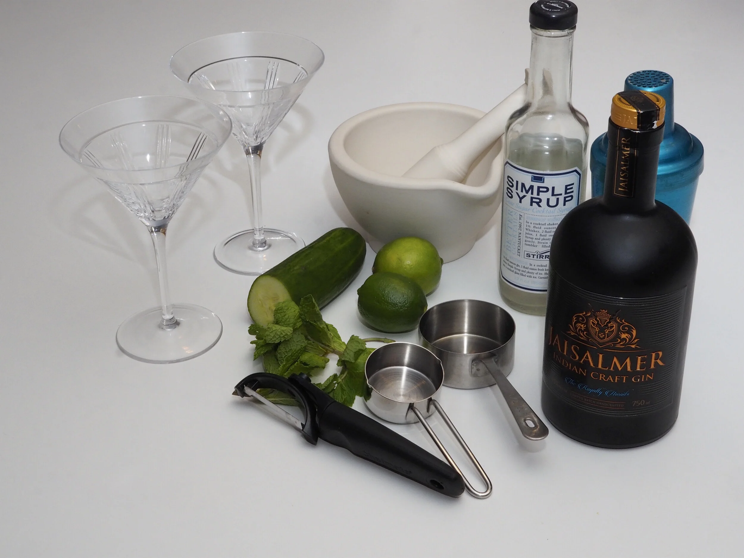 cindi_JaisalmerGinCucumberMintGimlet_spiritedtable_photo4.jpg