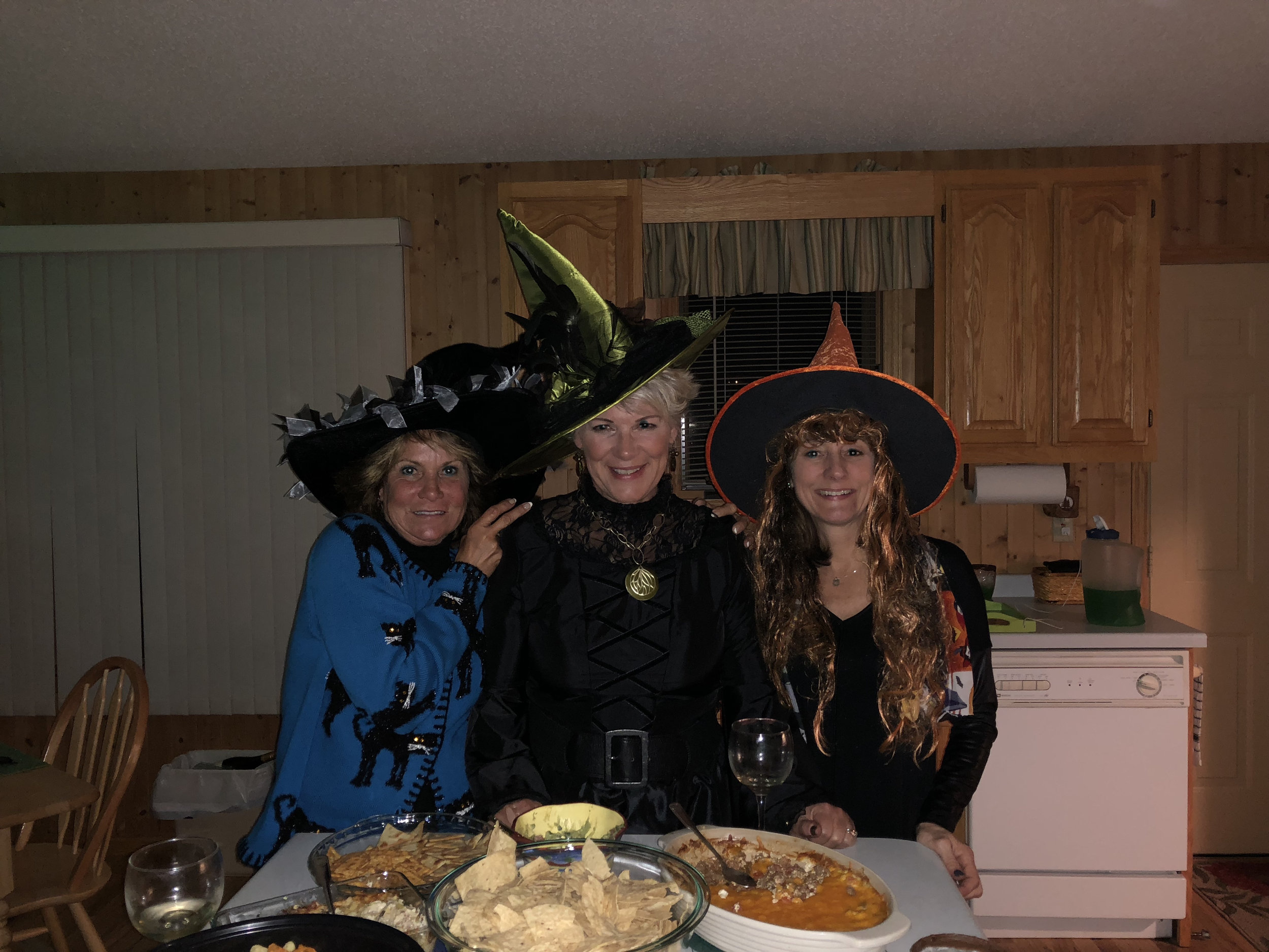 teri_w3bookclub_Wicked_halloween_spiritedtable_photo52.jpg