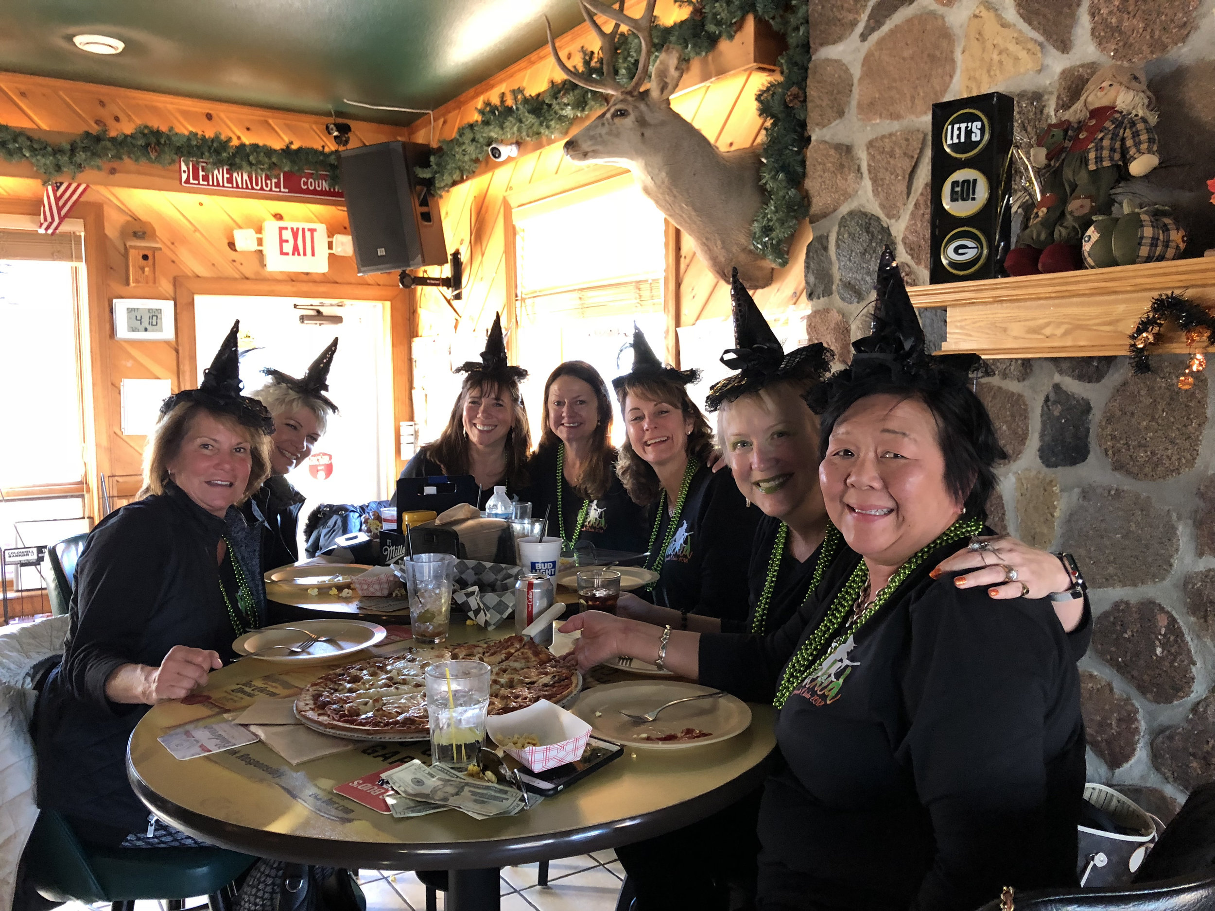 teri_w3bookclub_Wicked_spiritedtable34.jpg