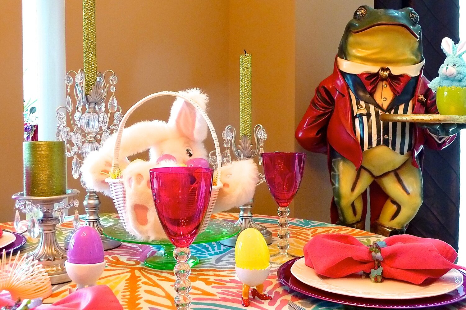 Frog Butler Easter Table