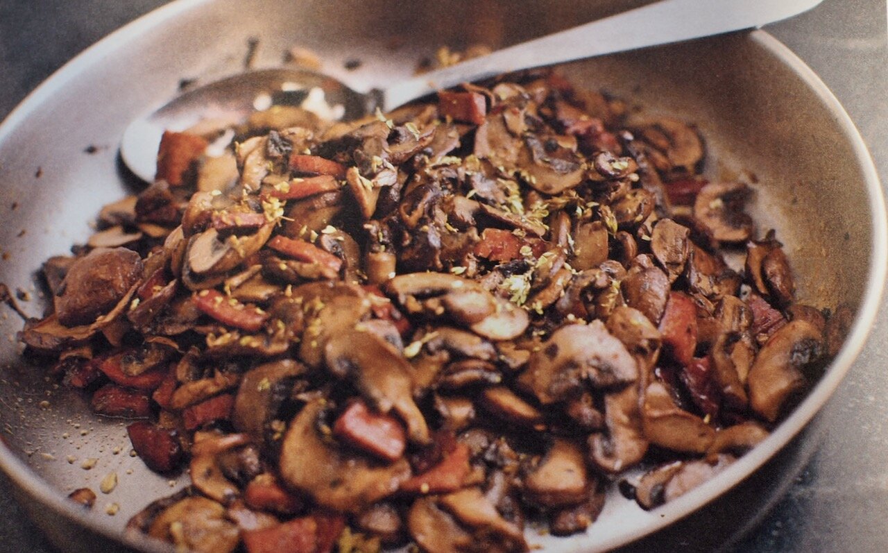 Funghi e Salsiccia Secca = Sautéed mushrooms and dried sausage