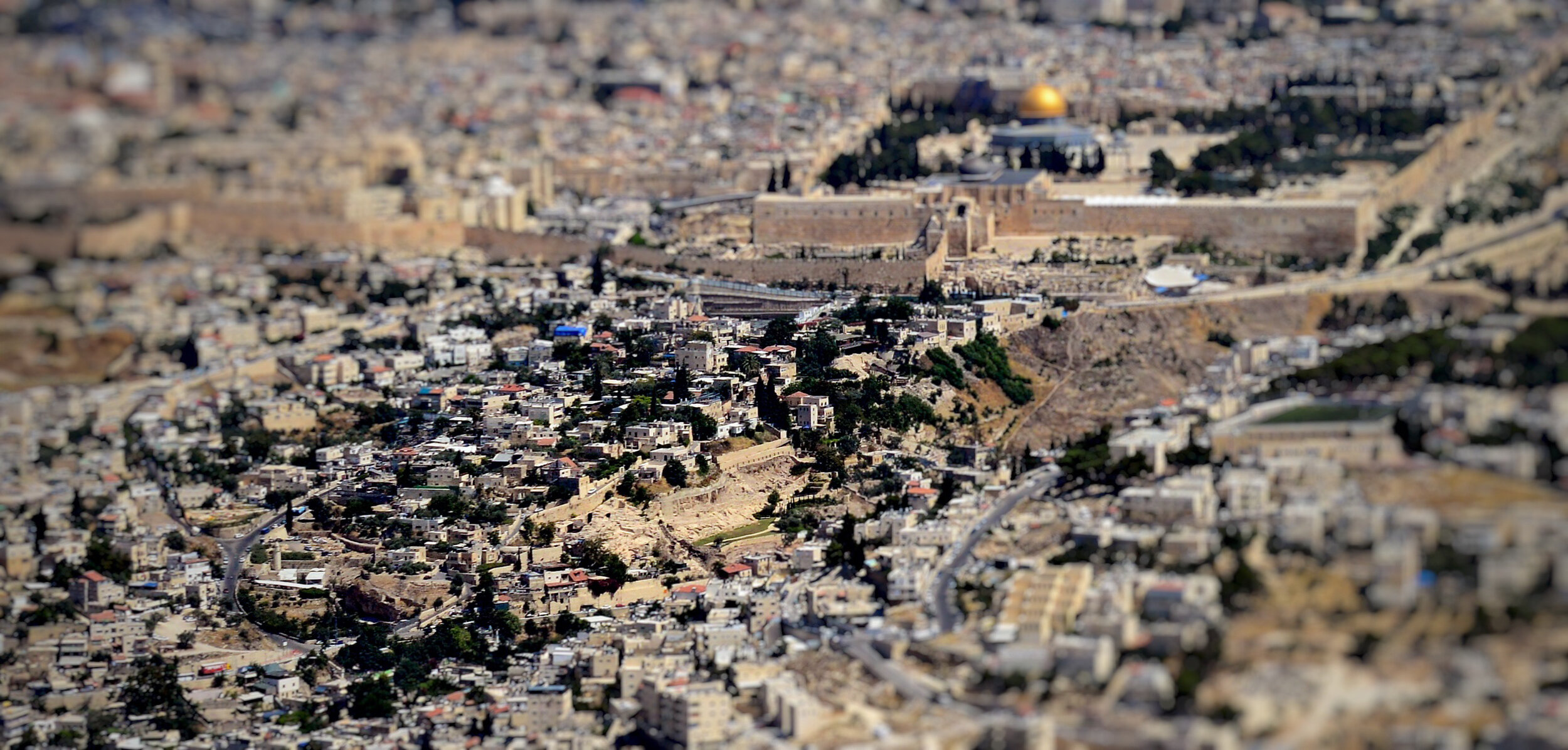 City_of_David,_Wadi_Hilweh_–_Palestinian_village,_Israeli_settlement,_Archaeological_site_–_from_the_air.jpg