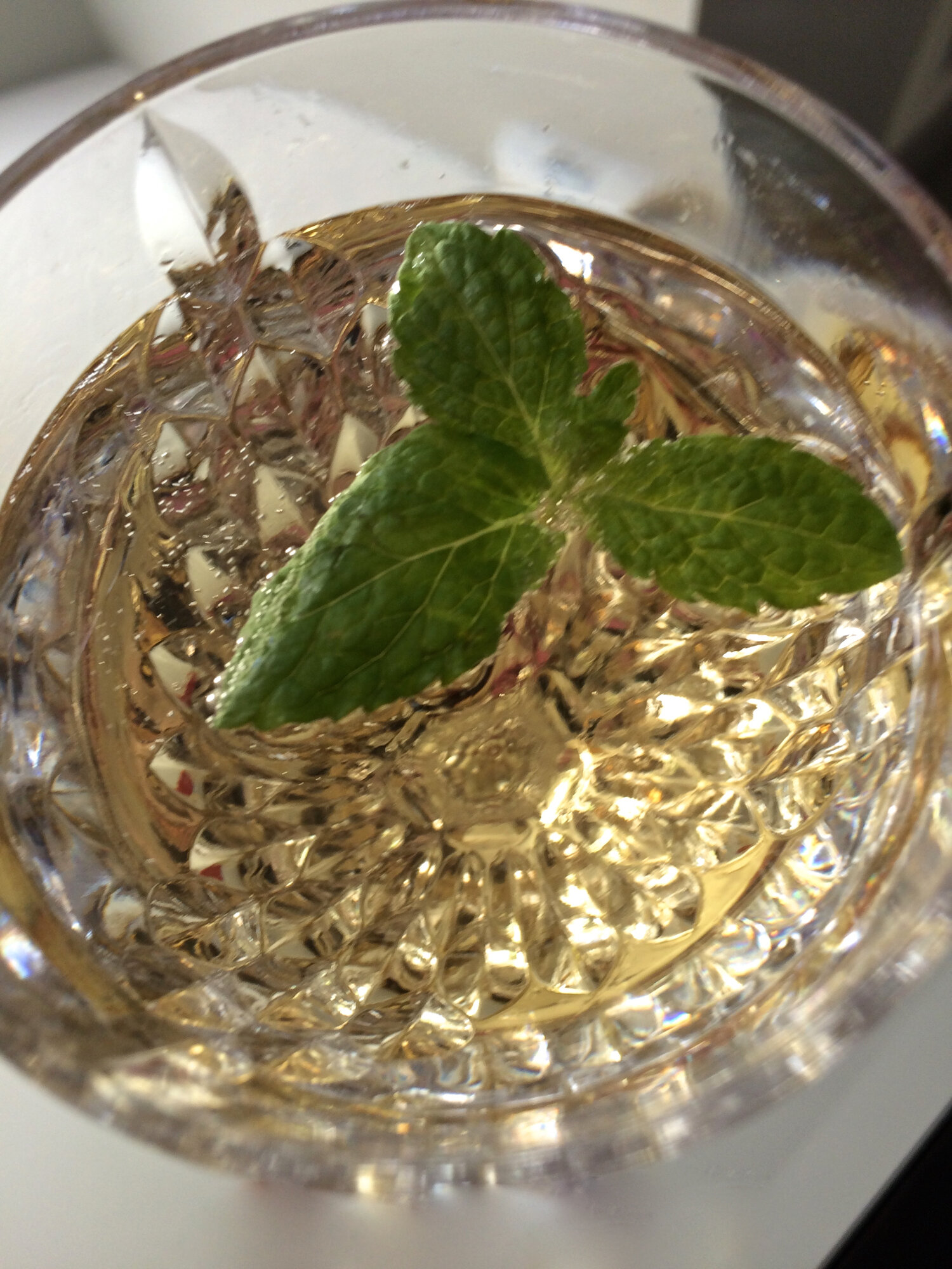 Bubbly St-Germain Mint Cocktail