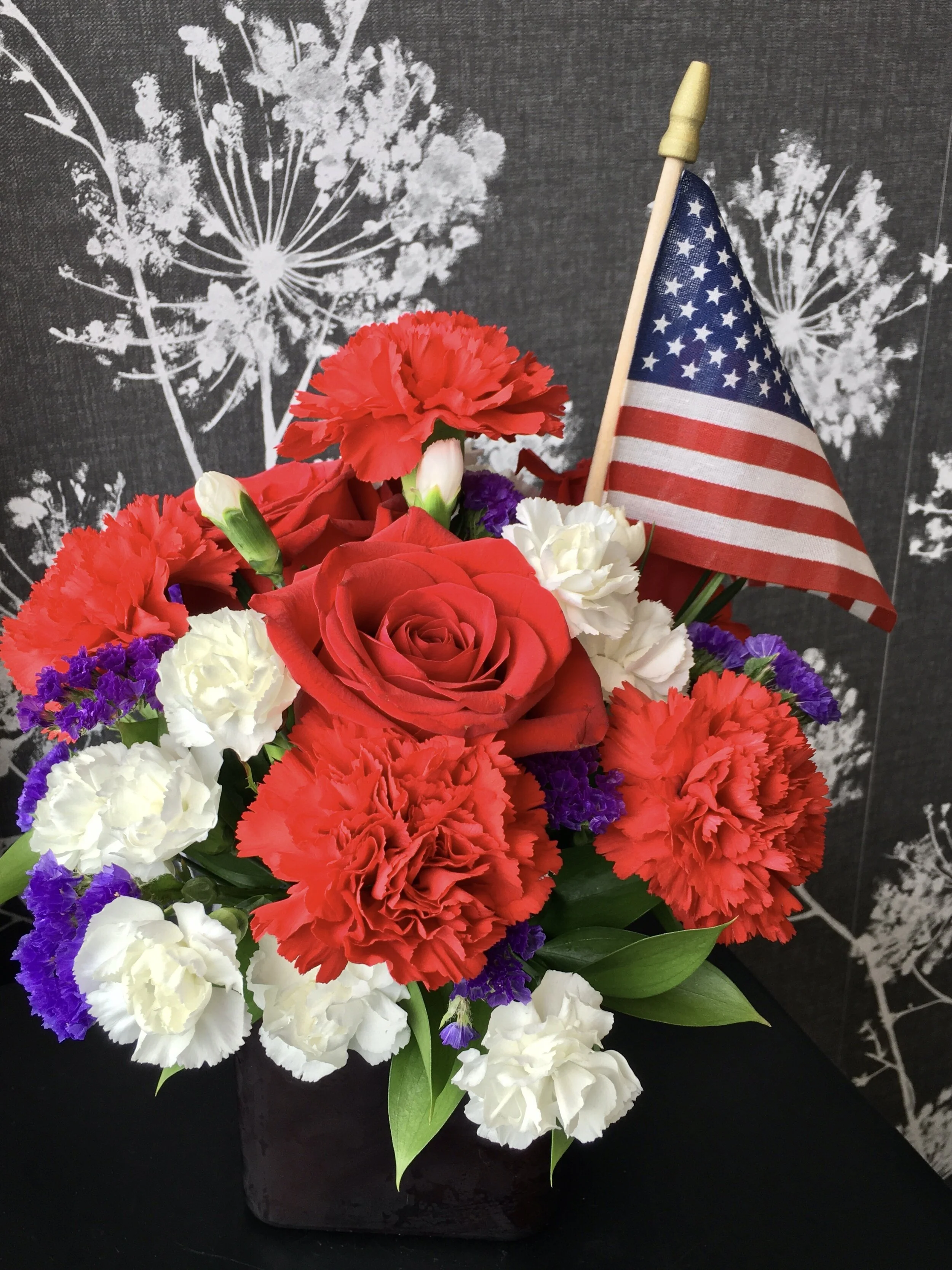 Easy Memorial Day Flowers Spirited Table®