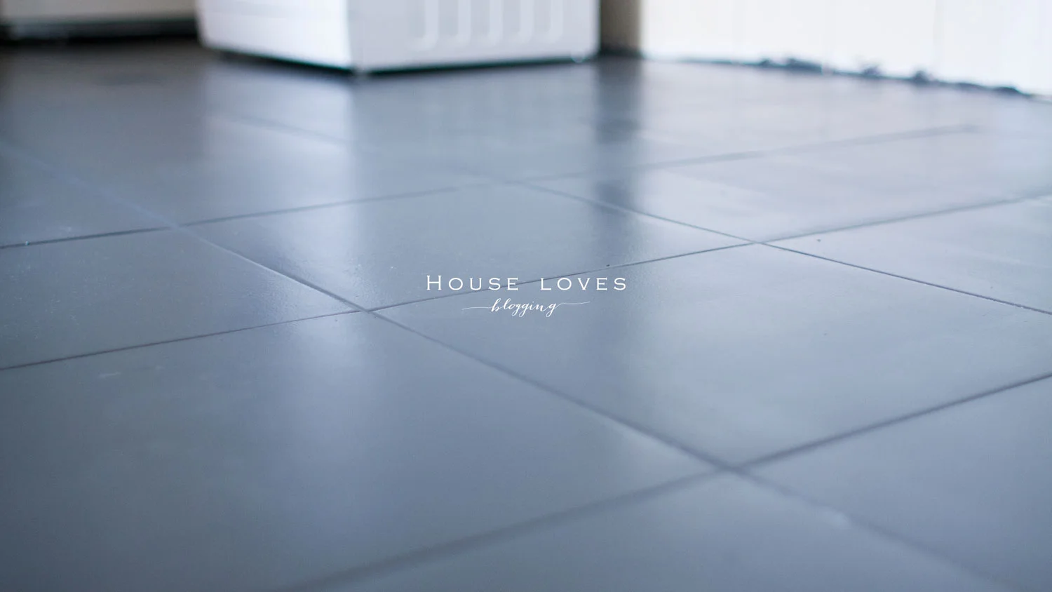 Malowanie Płytek // Painting Tiles