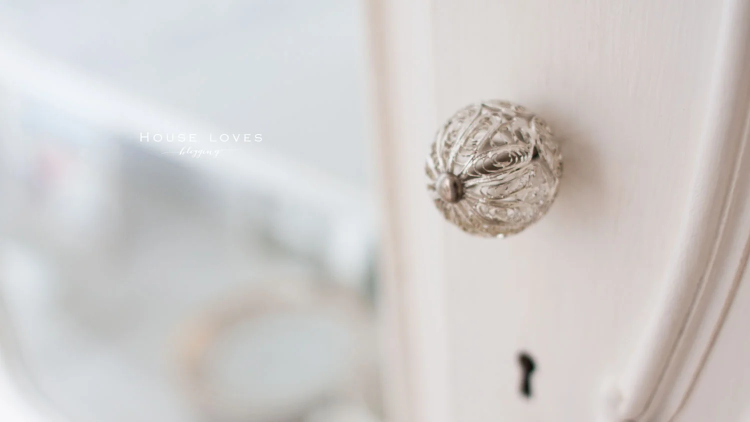 Przemalowana Witryna // Glass-case Make Over