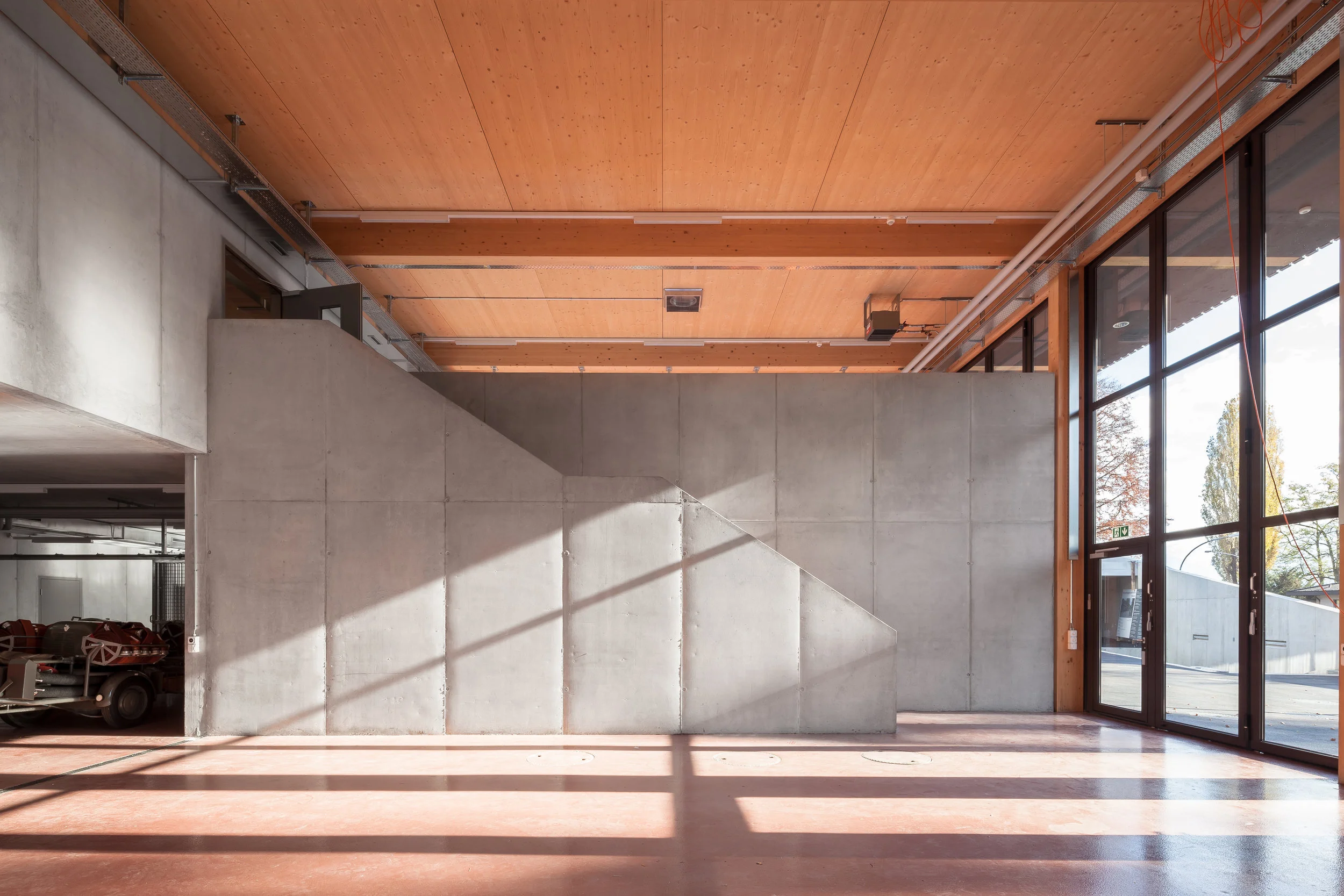 neubau_feuerwehr_magazin_hünibach_final_007.jpg
