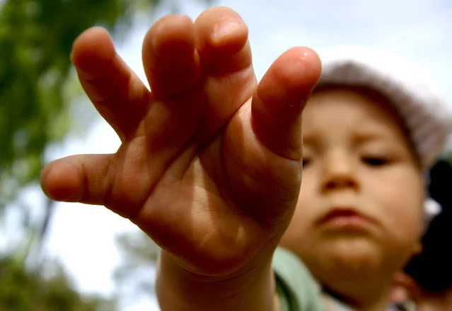 little-outstretched-hand-1440223.jpg