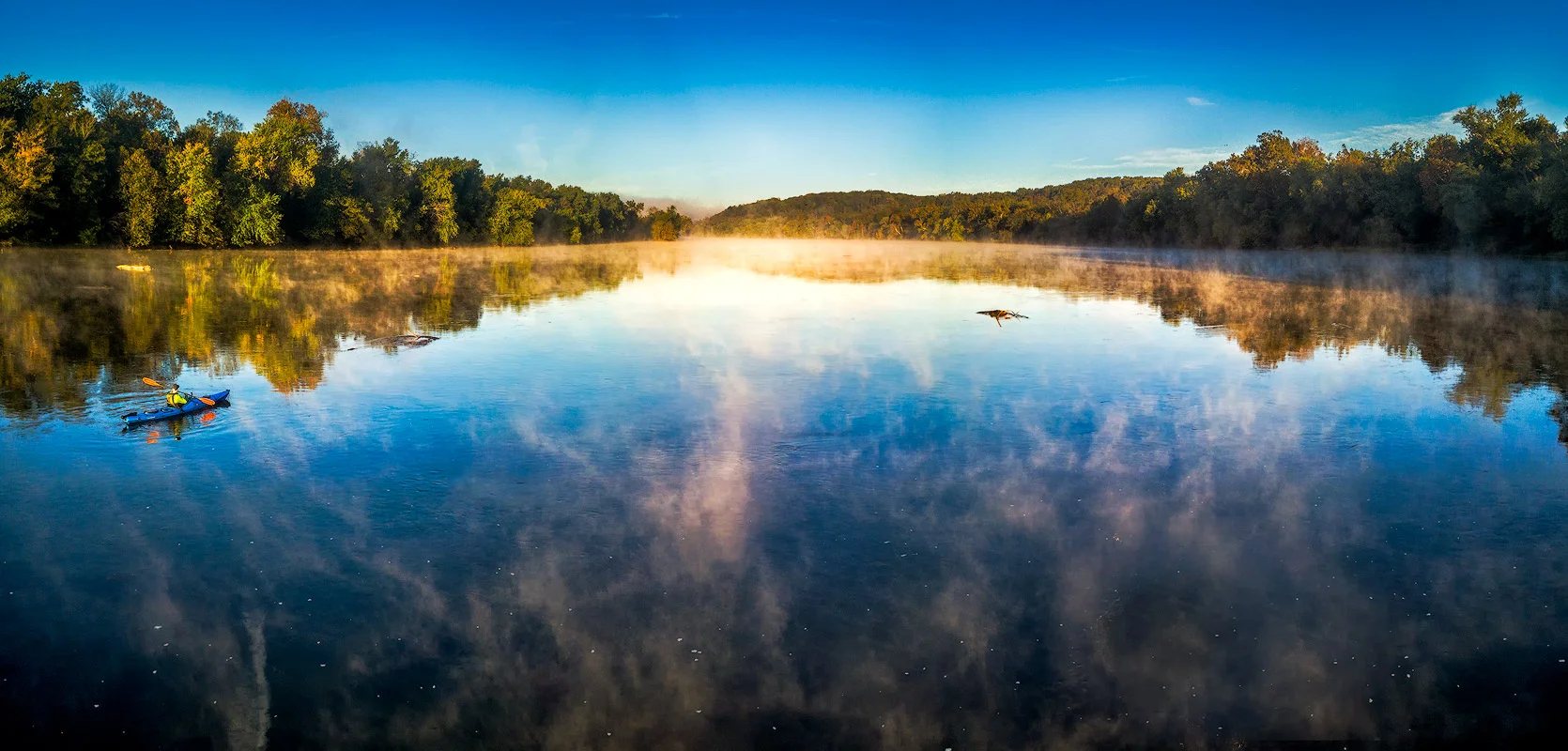 2017-10-27-Violettes-Lock-Sunrise-147-Pano-Westwird-Horizon-with-Kayak-{800h-70Q}.jpg