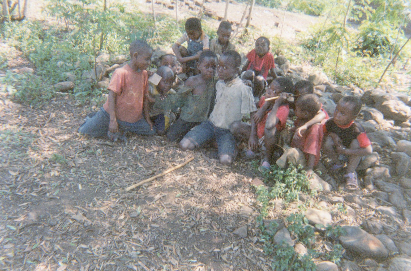  A group of vulnerable young people in the community. They have no support network since their parents were victims of the war.&nbsp; 